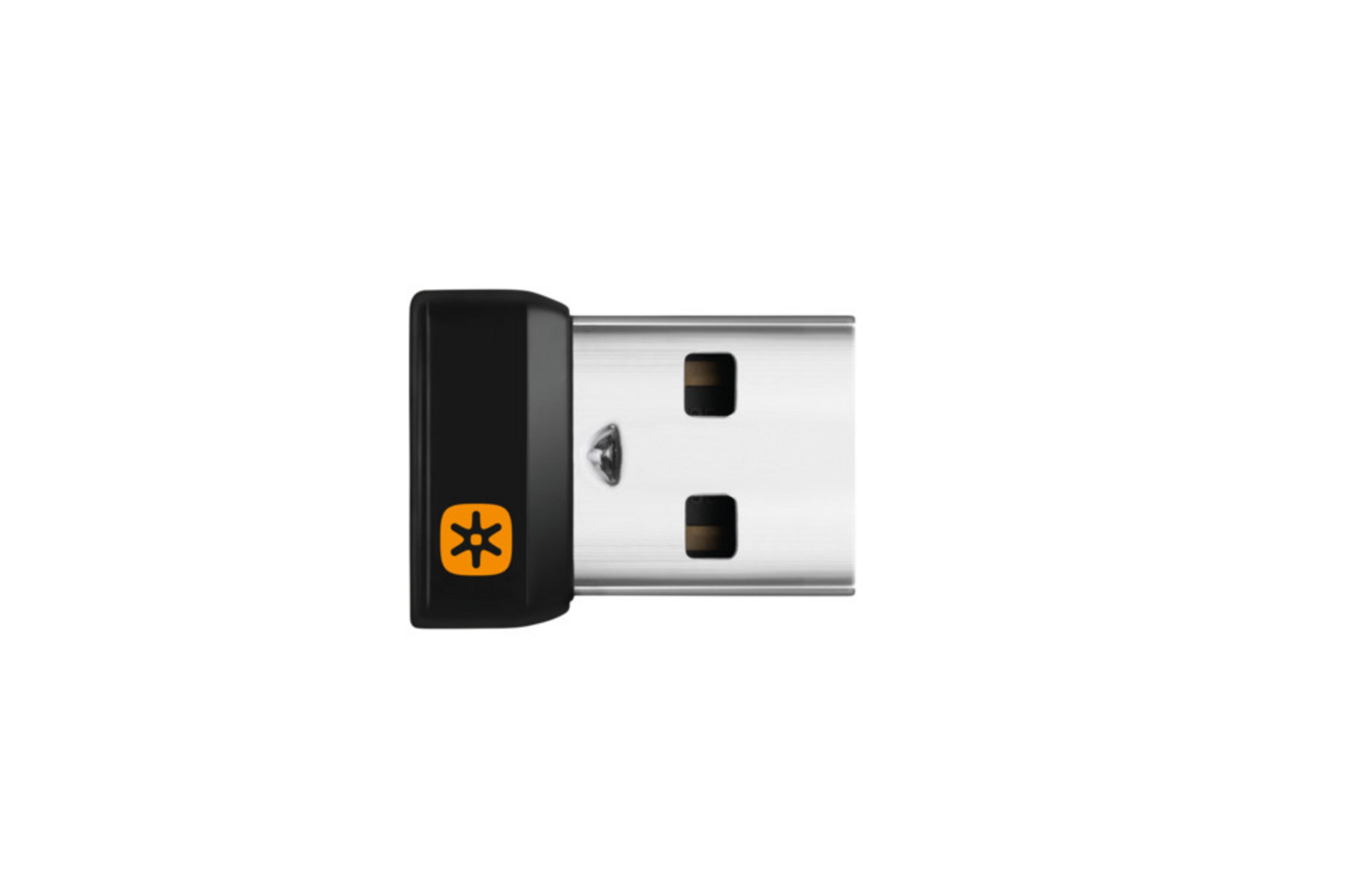 Zbliżenie czarnego odbiornika USB Logitech. Odbiornik ma pomarańczowe logo, z białym tłem.