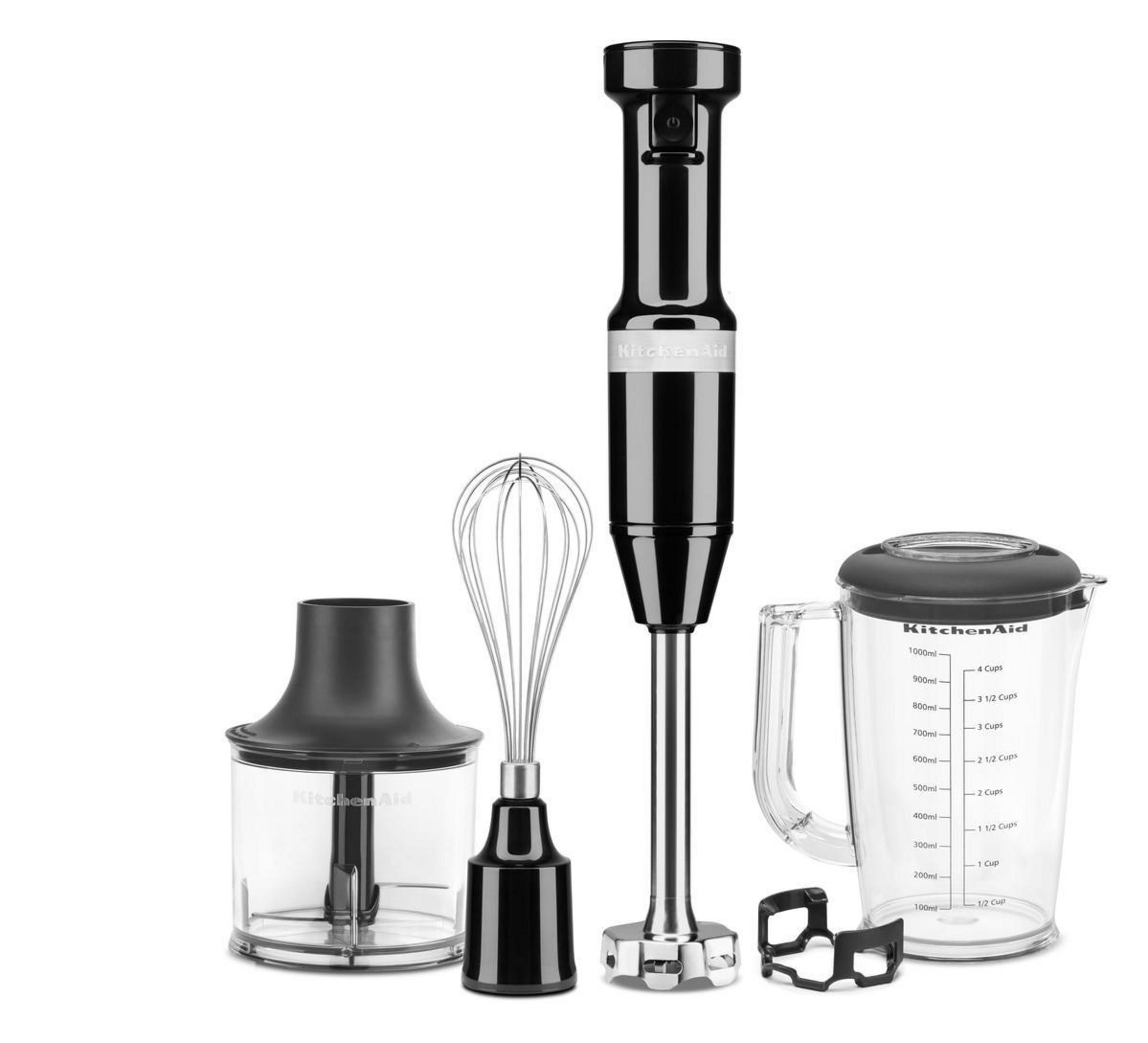 Blender KitchenAid z akcesoriami: trzepaczką, rozdrabniaczem i miarką.