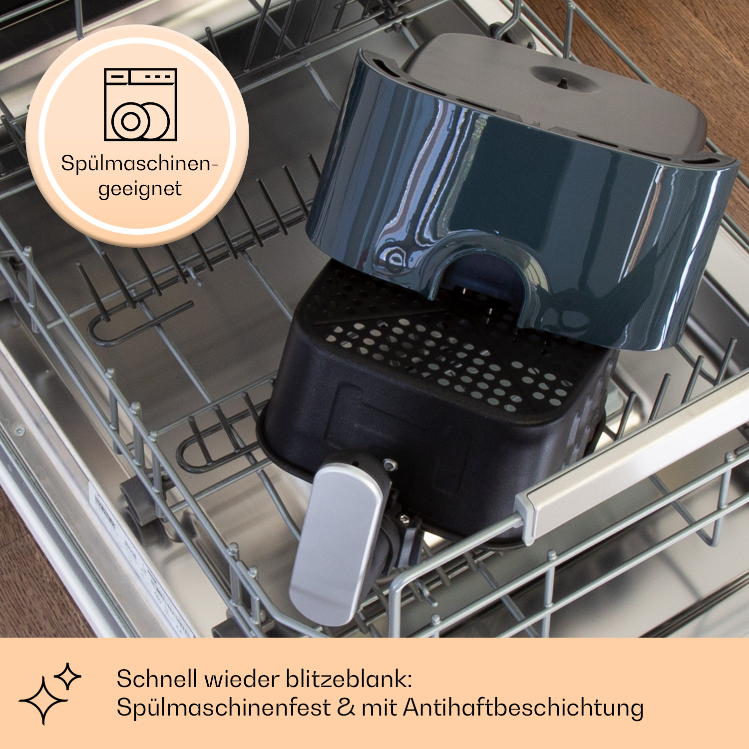 Luftfritteusenteile in einer Spülmaschine.