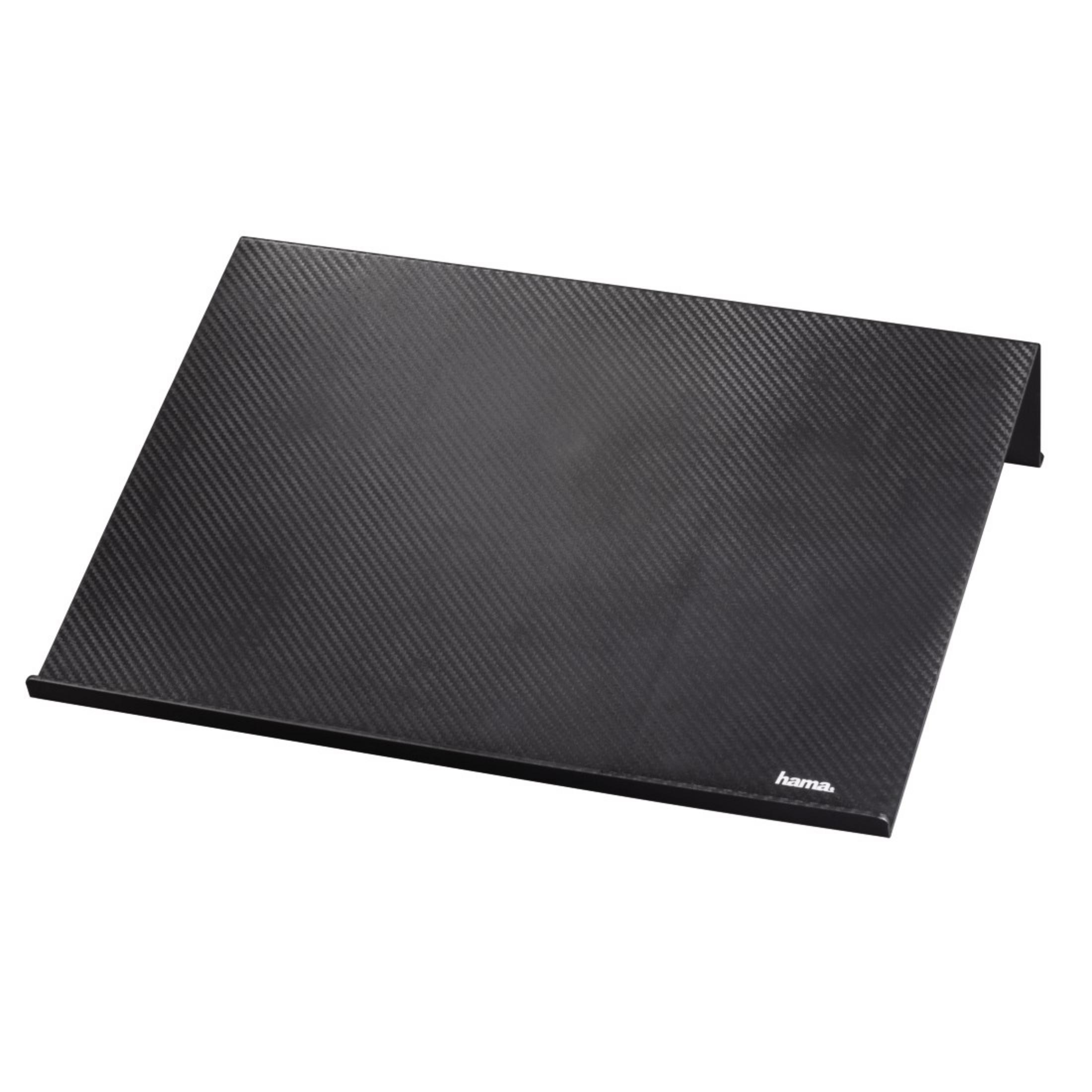 Un supporto per laptop nero con texture in fibra di carbonio e la scritta "hama" sulla parte anteriore.