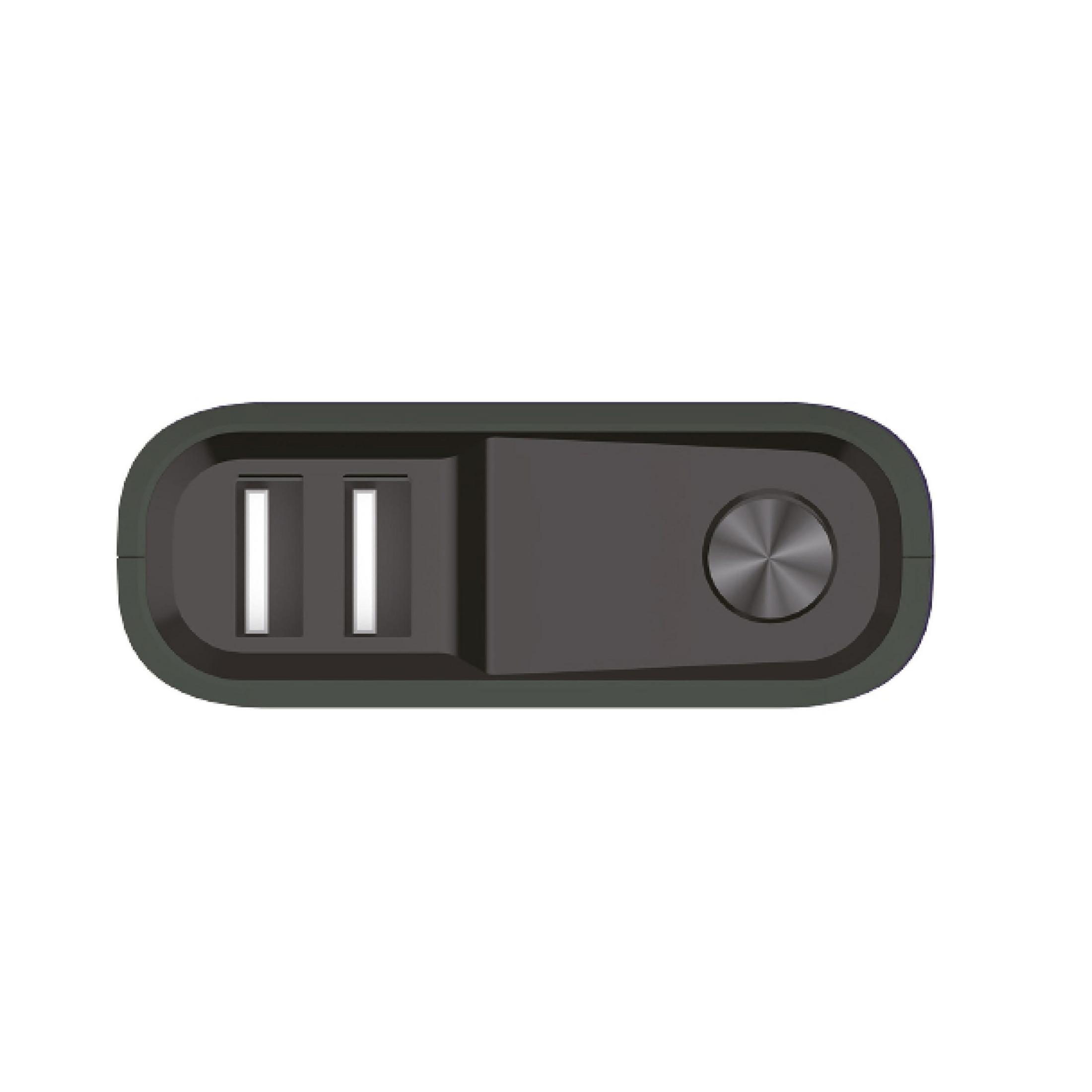 Schwarzes Gerät. Zwei USB-Anschlüsse und ein Knopf sind sichtbar, auf weißem Hintergrund.