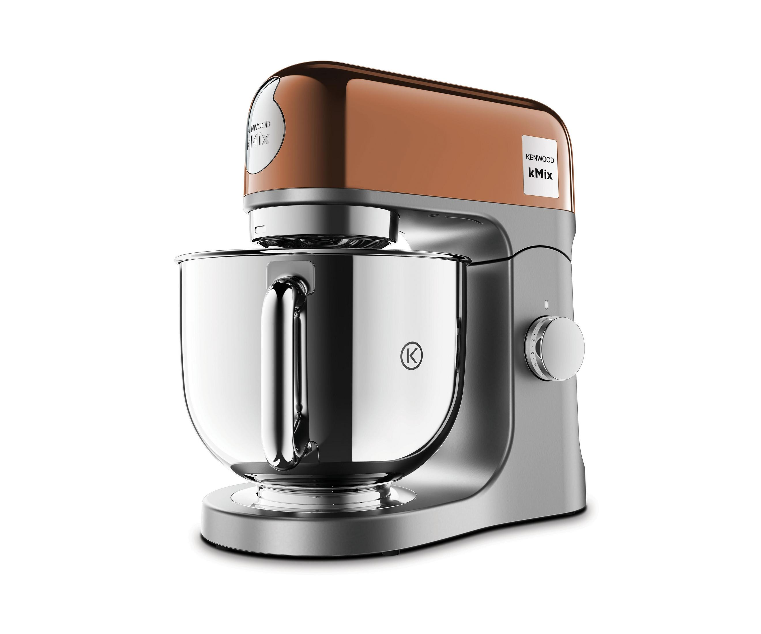 Un'impastatrice Kenwood KMix argento e rame su sfondo bianco.