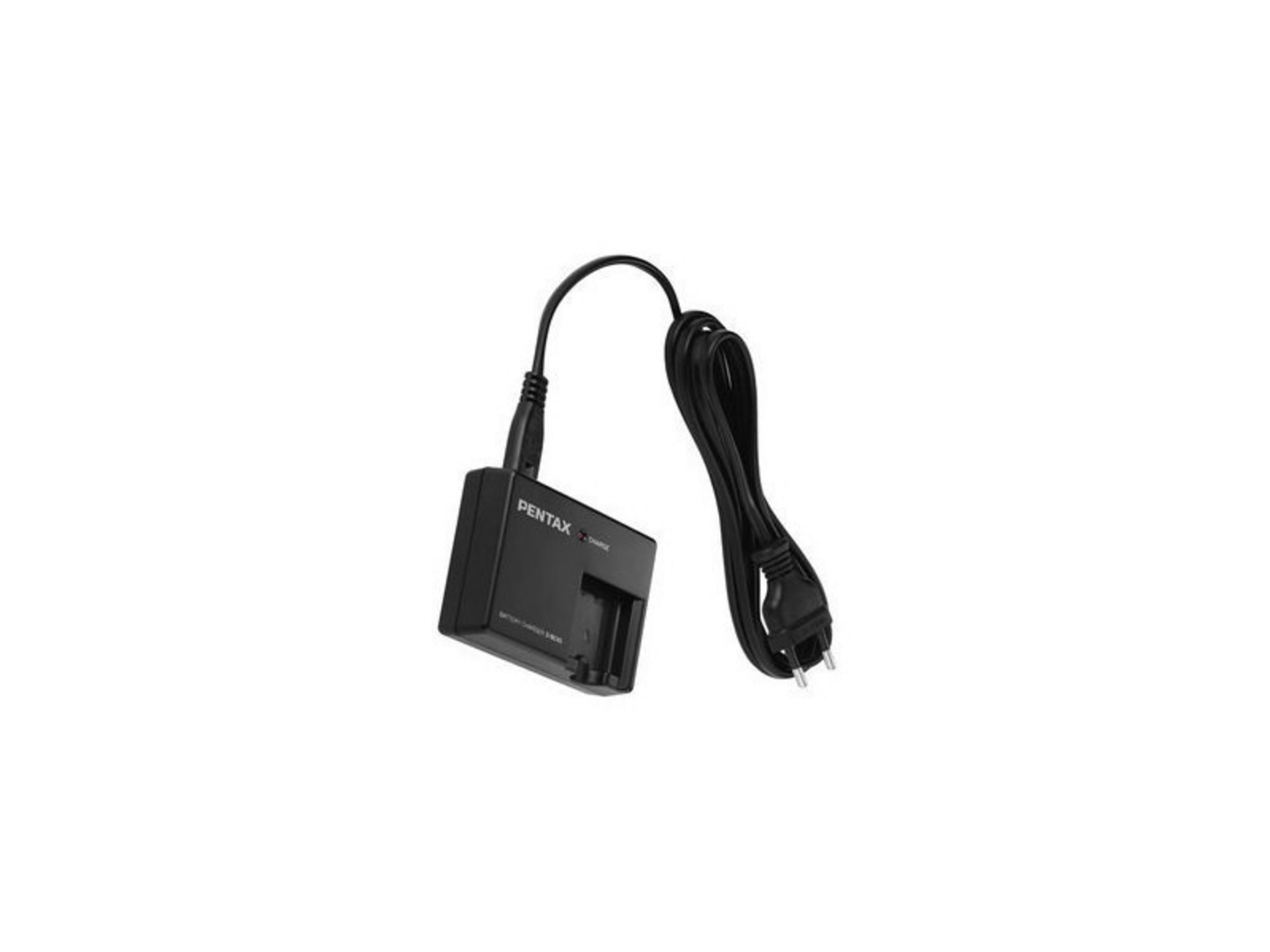Schwarzes Kamerabatterieladegerät mit Kabel und Stecker, vor weißem Hintergrund isoliert.