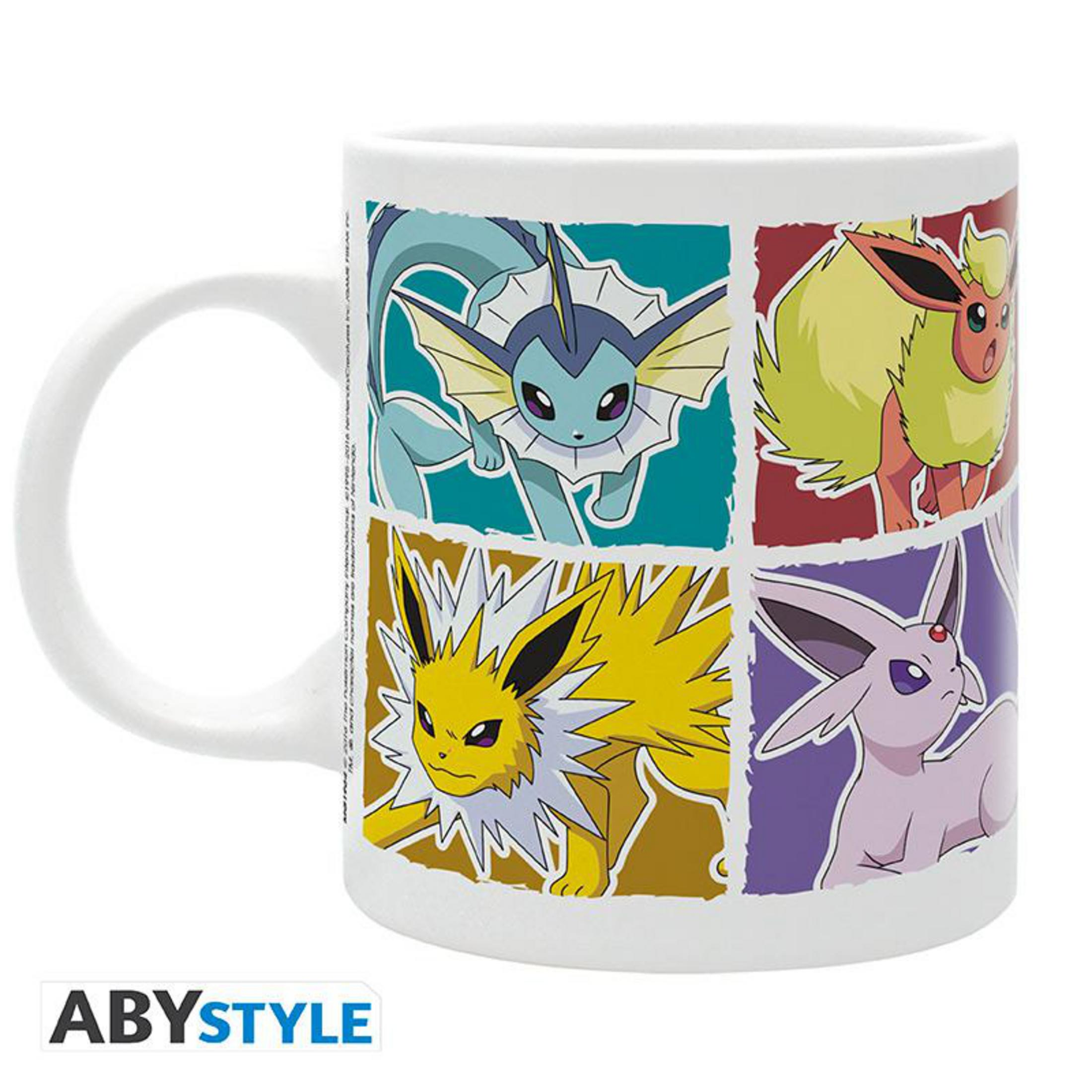Weiße Tasse mit vier Pokémon-Charakteren: Vaporeon, Blitza, Psiana und Flamara.