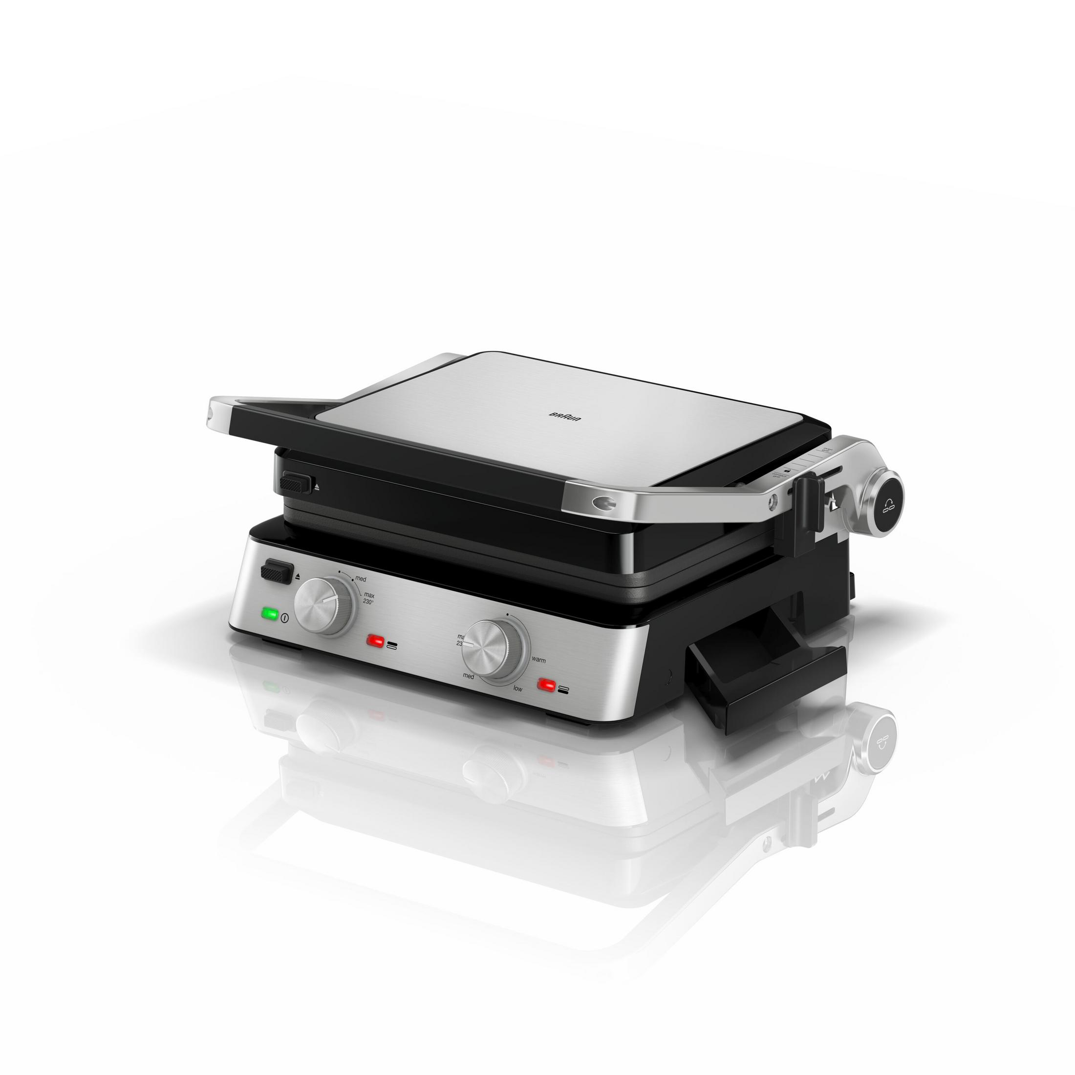 Ein silberner und schwarzer Panini-Grill. Der Deckel ist geschlossen, die Basis hat Knöpfe.