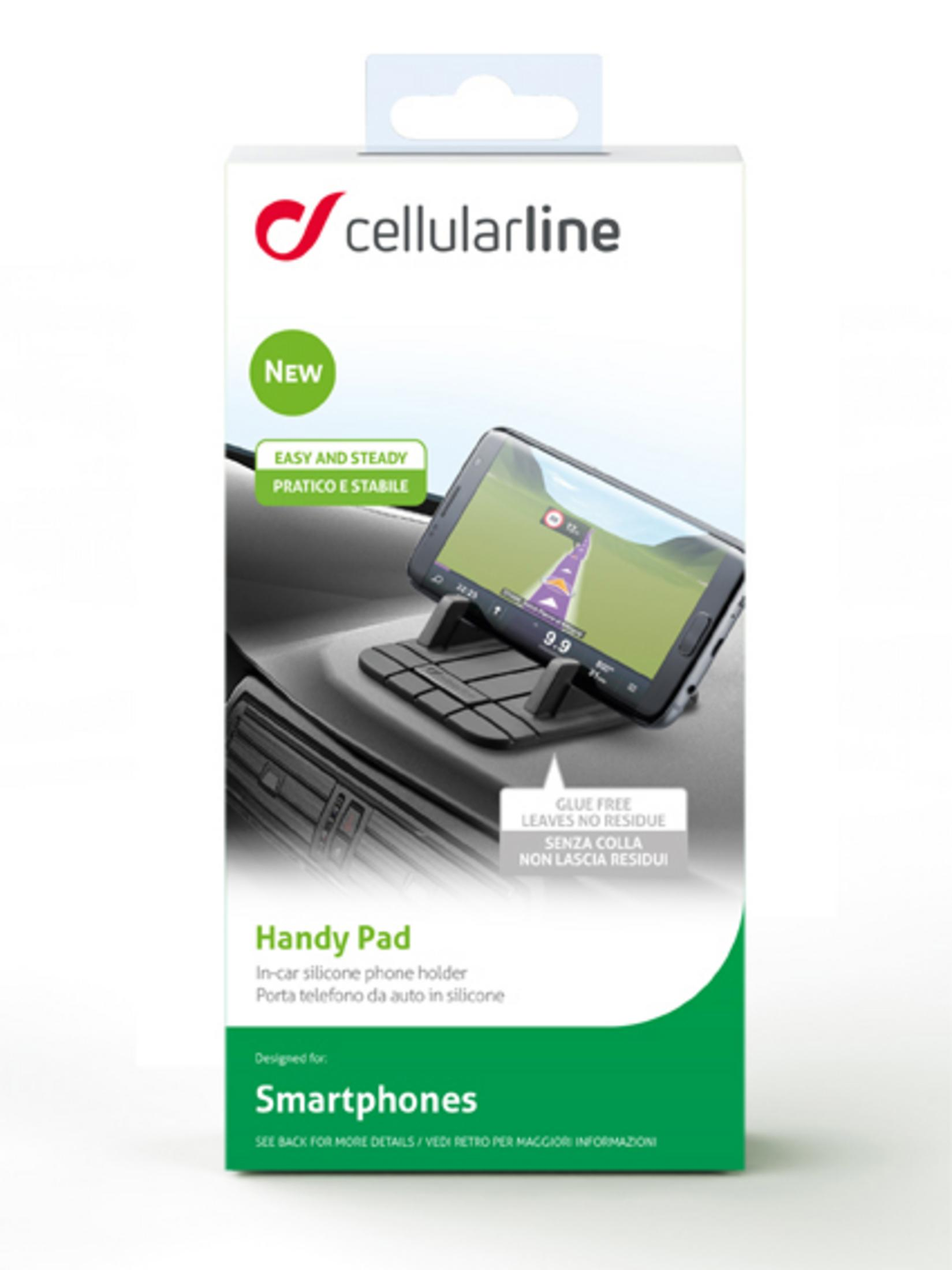 Eine Box mit einer Telefonhalterung. Der Halter hat ein Telefon mit einer Karte. Weißer Hintergrund.