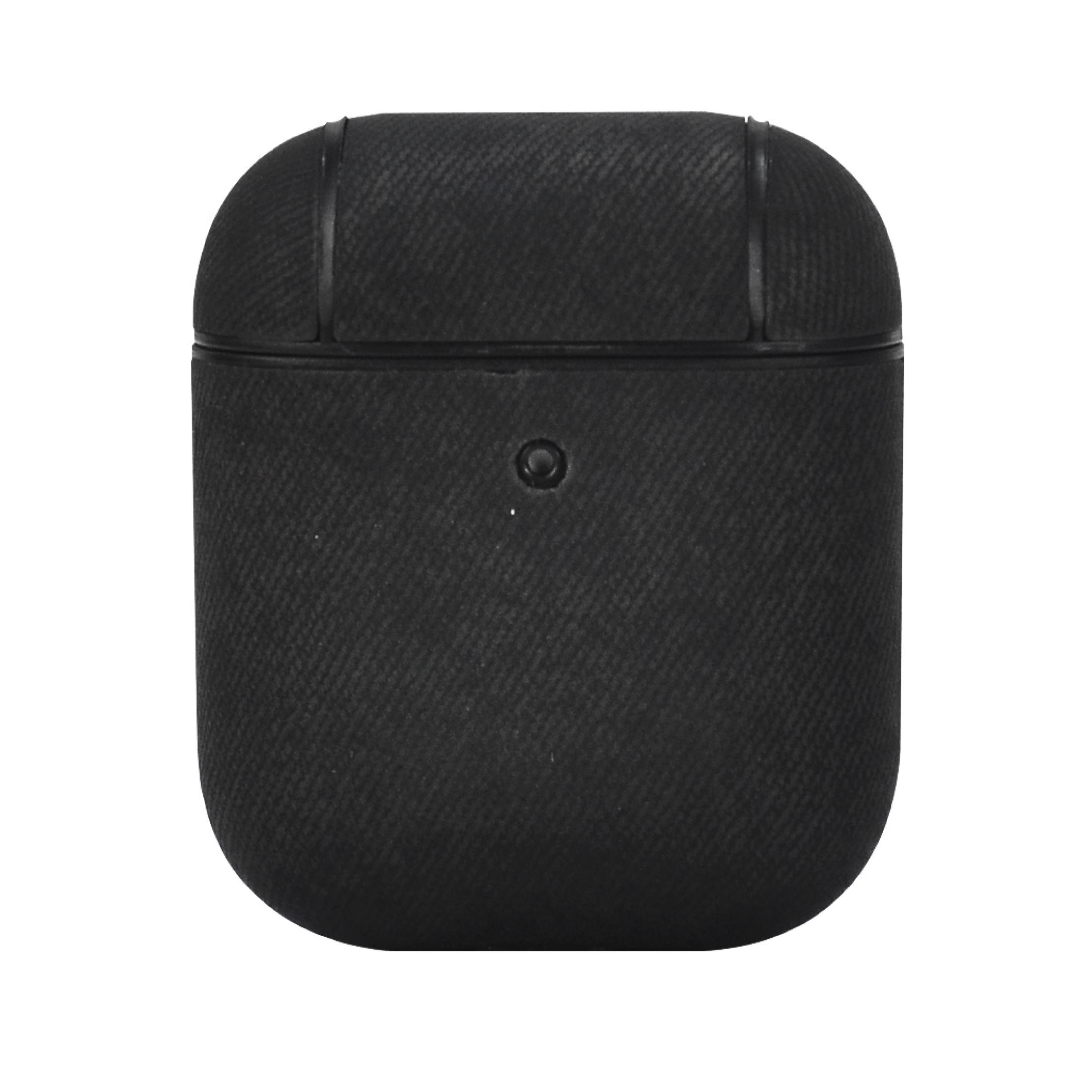 Schwarzes, strukturiertes AirPods-Etui mit kleiner Öffnung oben, auf weißem Hintergrund.