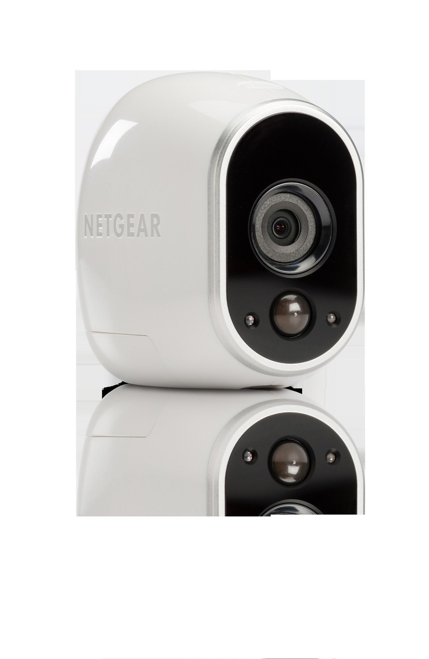 Una telecamera di sicurezza NETGEAR bianca con lente nera. La telecamera è su sfondo bianco.