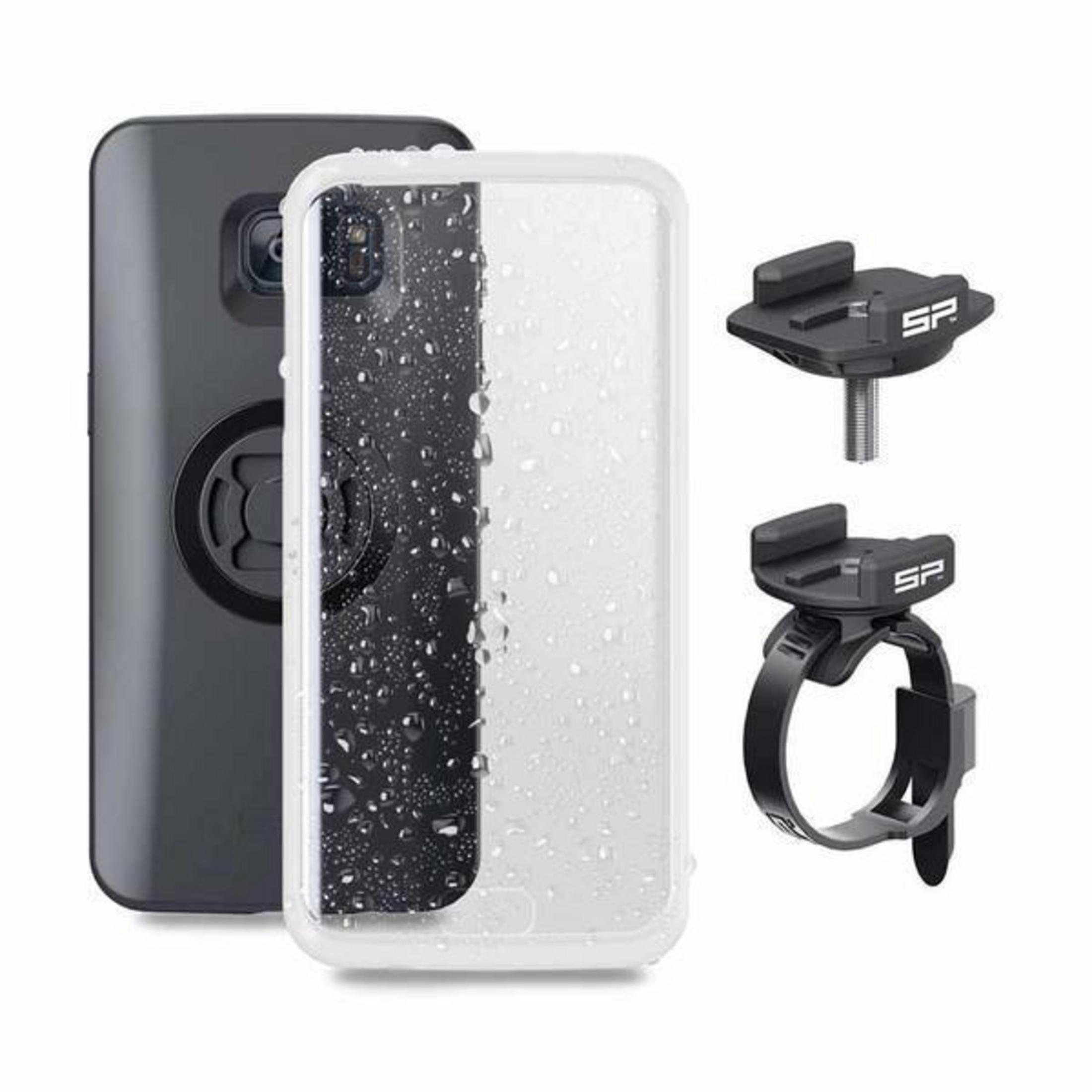 Handyhülle mit Wassertropfen, schwarze Telefonrückseite und zwei Montagezubehörteile auf weißem Hintergrund.