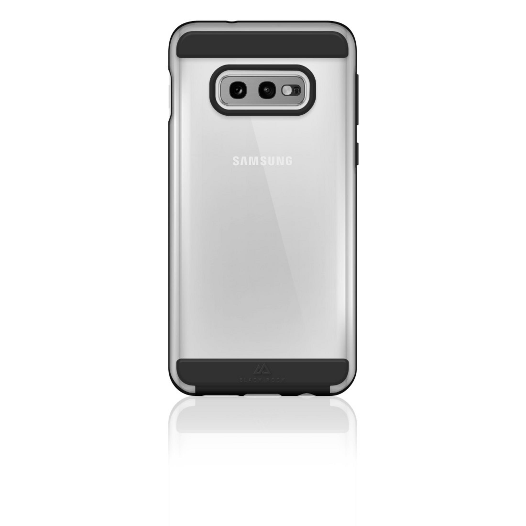 Coque de téléphone transparente sur fond blanc. Bords noirs et protection de caméra.