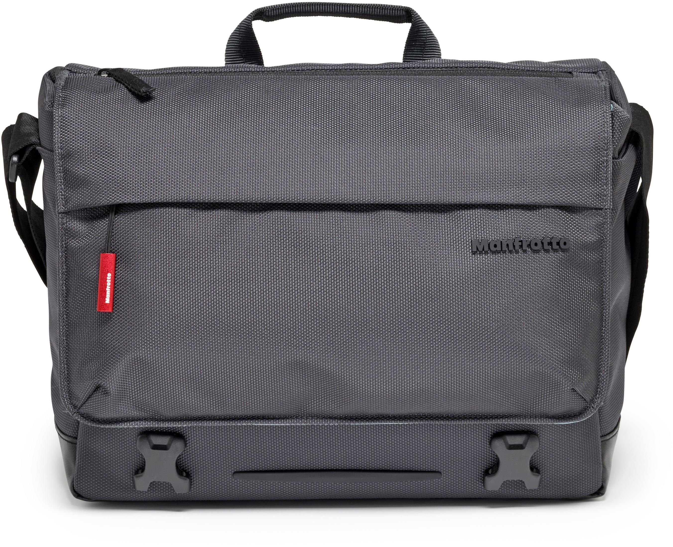 Eine graue Messenger-Tasche mit schwarzen Details. Es hat das Wort Manfrotto darauf.
