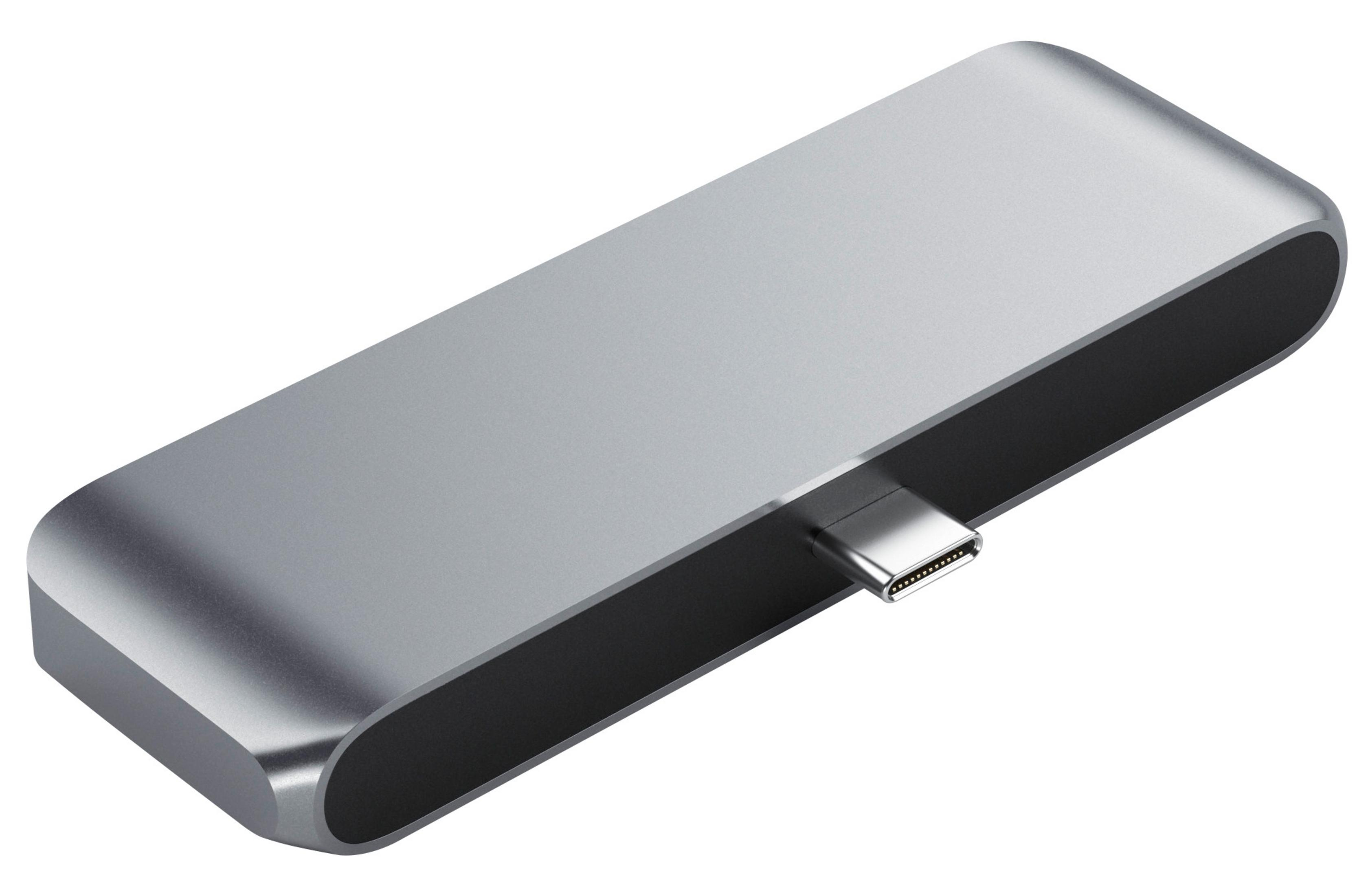 Hub USB-C argento con fondo nero e porta USB-C sporgente dall'estremità.
