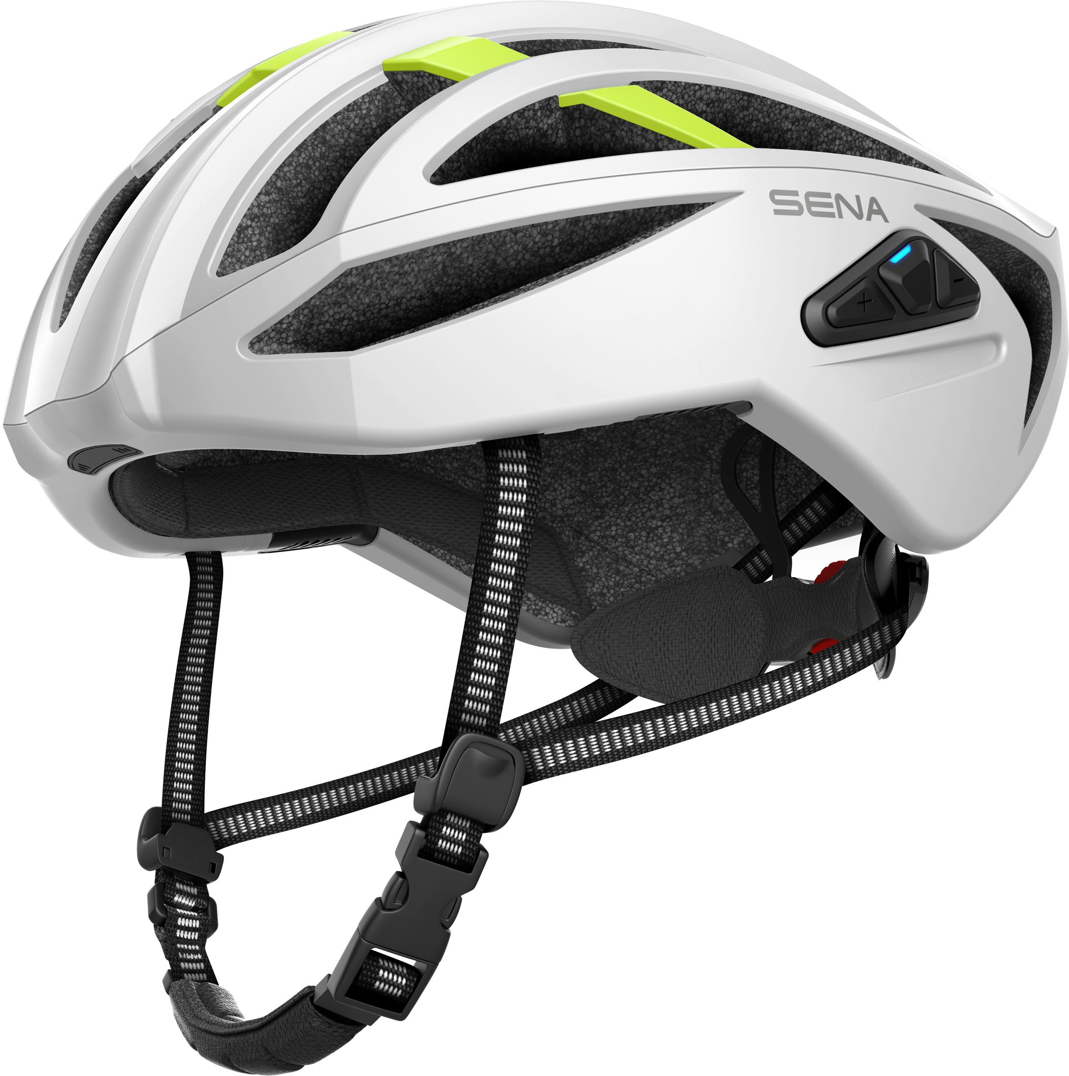 Weißer Helm mit gelben Akzenten. Schwarze Riemen, SENA-Branding.
