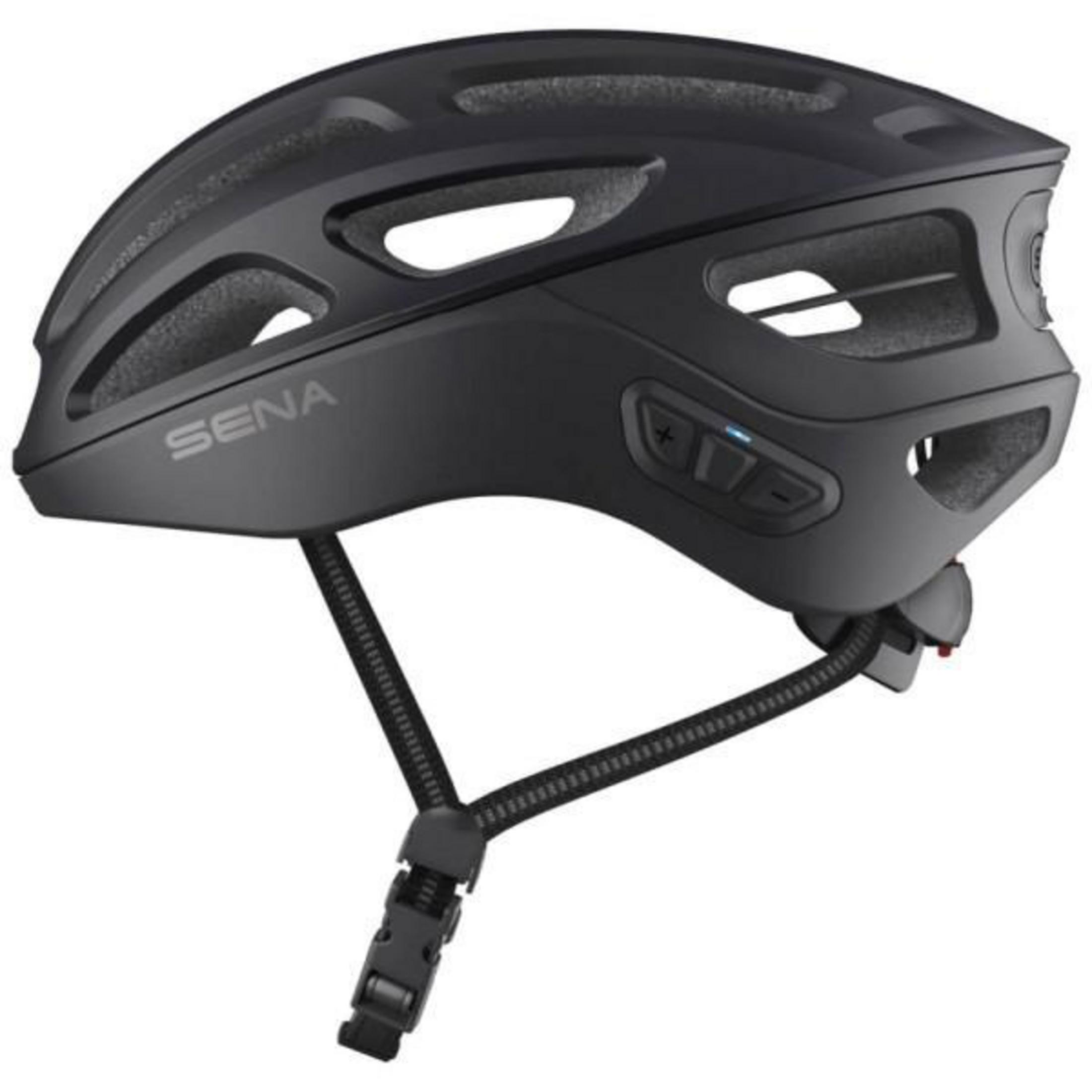 Schwarzer Sena Fahrradhelm. Er hat Belüftungen, einen Kinnriemen und Bedienelemente.