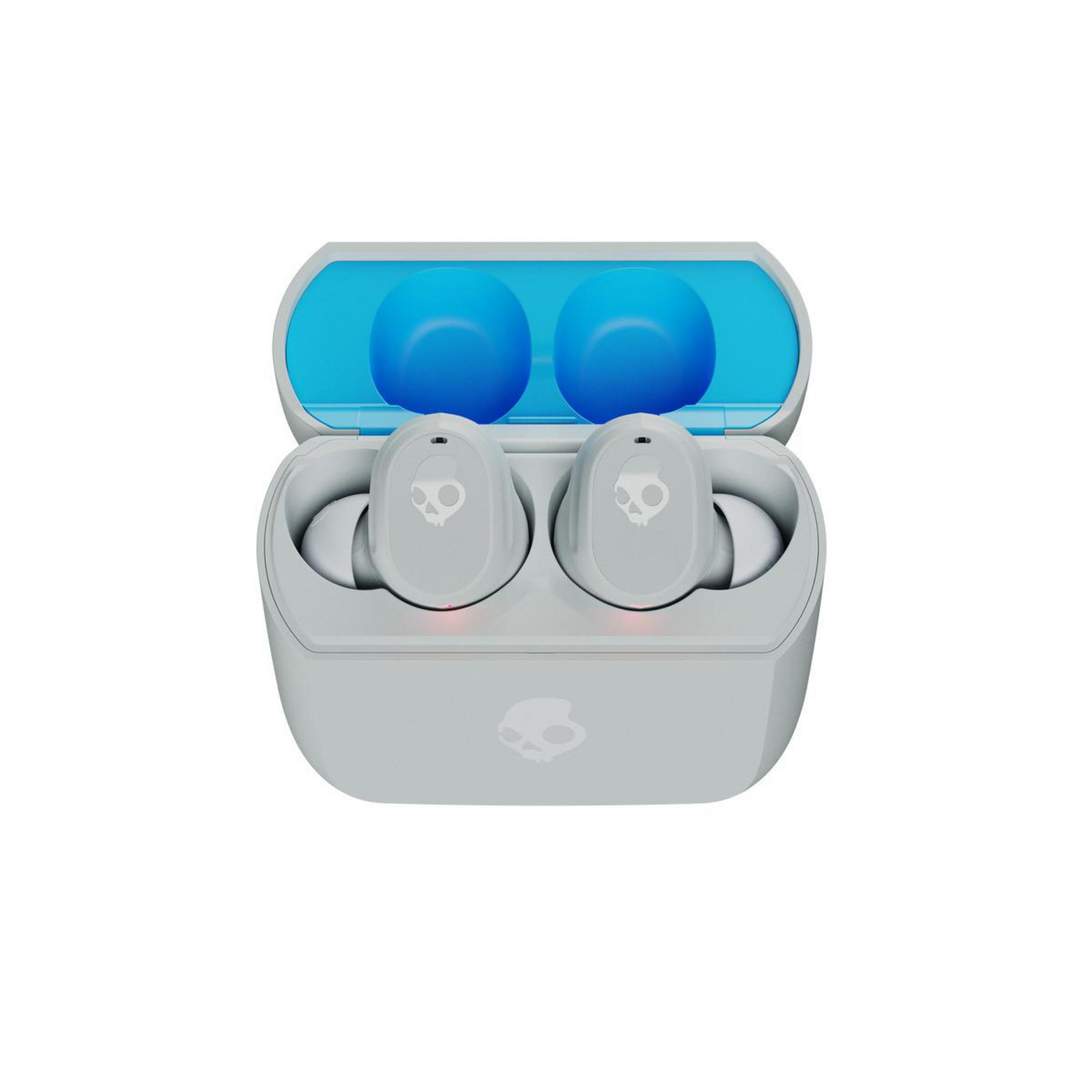 Weiße Ohrhörer in einem grauen Etui mit blauem Innenraum. Skullcandy-Logo sichtbar.