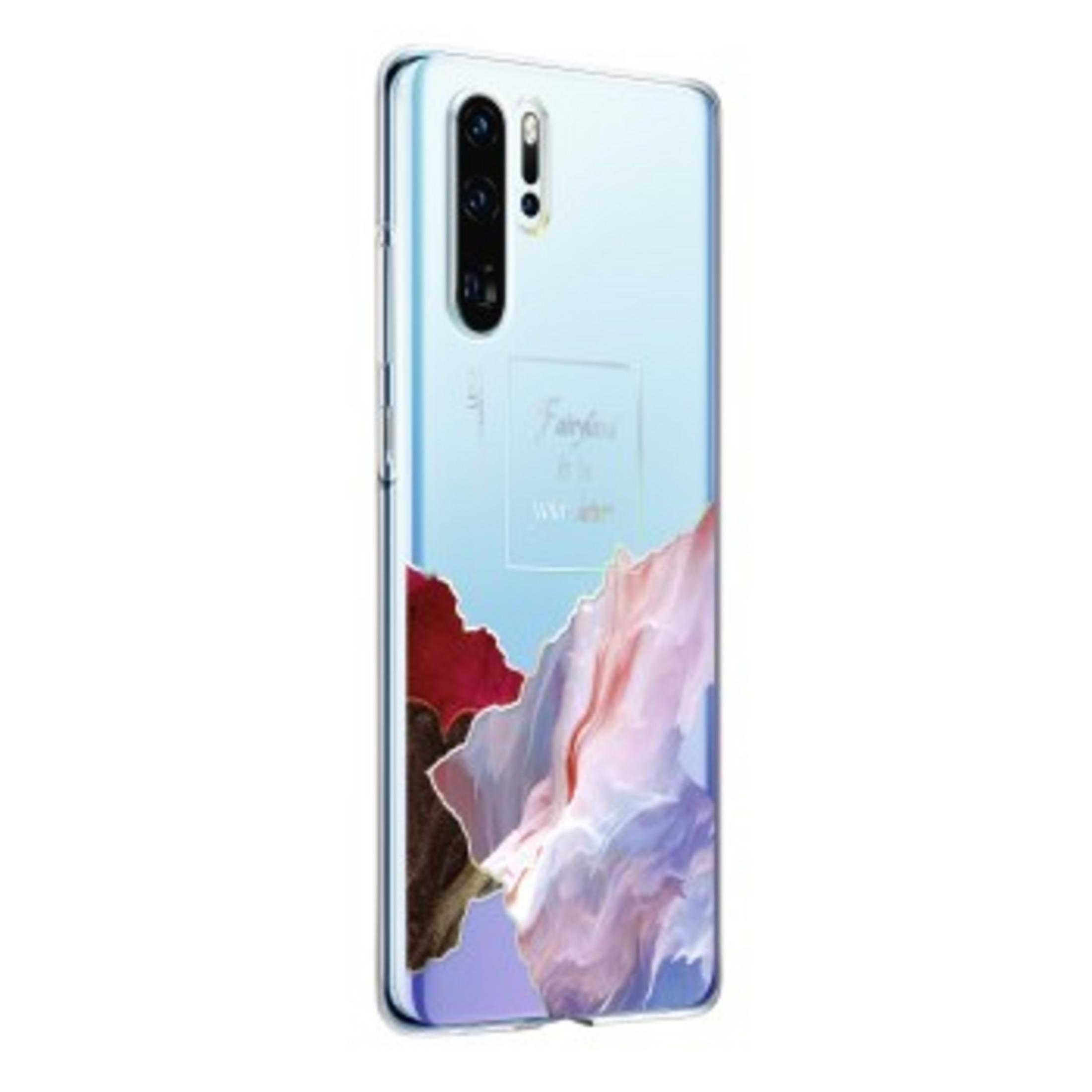 Eine Handyhülle mit einem Bergkunstdesign. Die Kameras des Telefons sind sichtbar. Weißer Hintergrund.