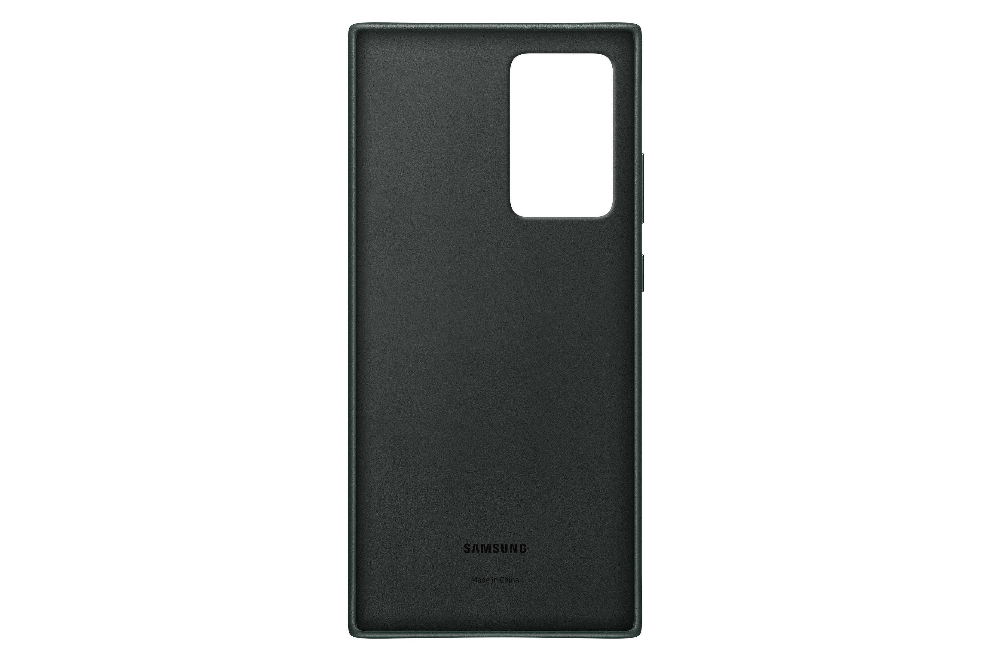 Une coque vert foncé avec une découpe pour l'appareil photo.