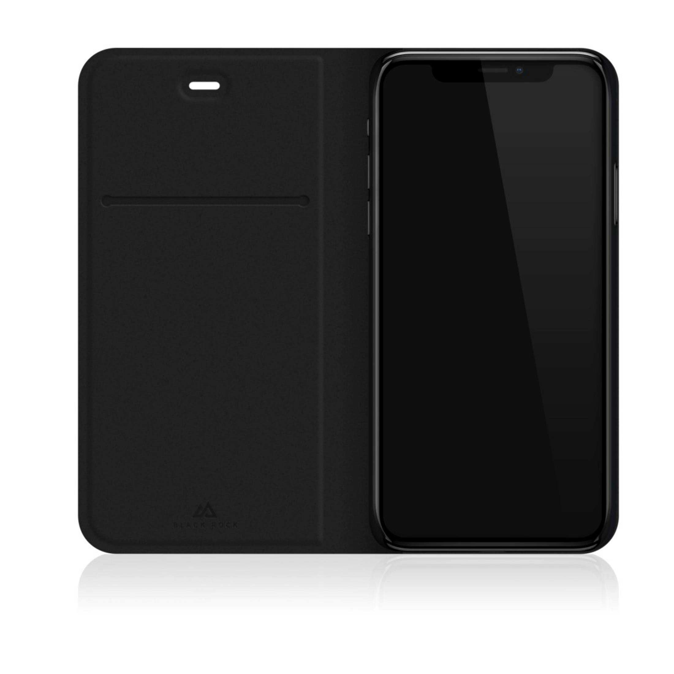 Geöffnete schwarze Handyhülle, die ein Telefon zeigt. Ein Geldschlitz ist im Inneren der Abdeckung sichtbar.