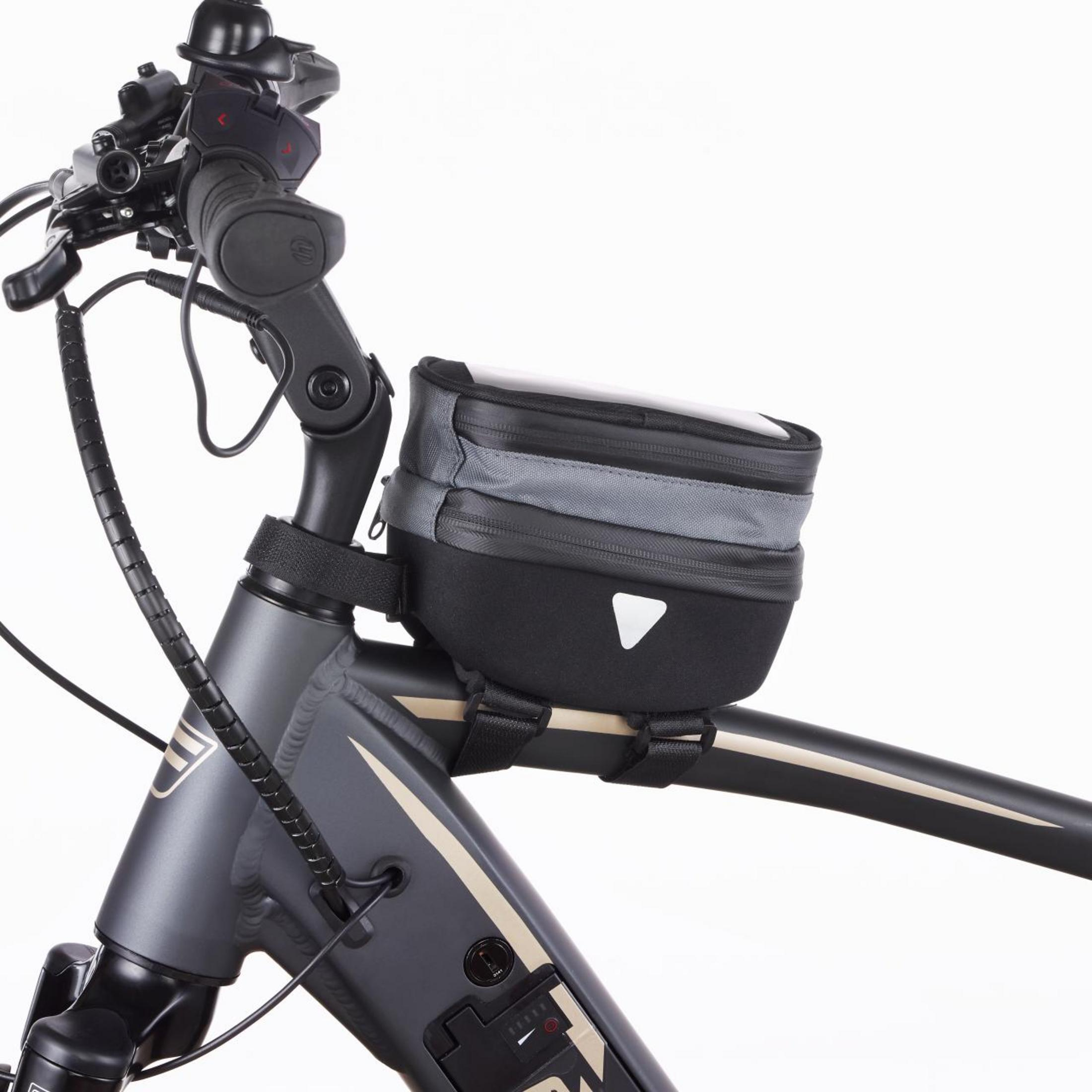 Bolsa de bicicleta negra y gris montada en el manillar de una bicicleta.
