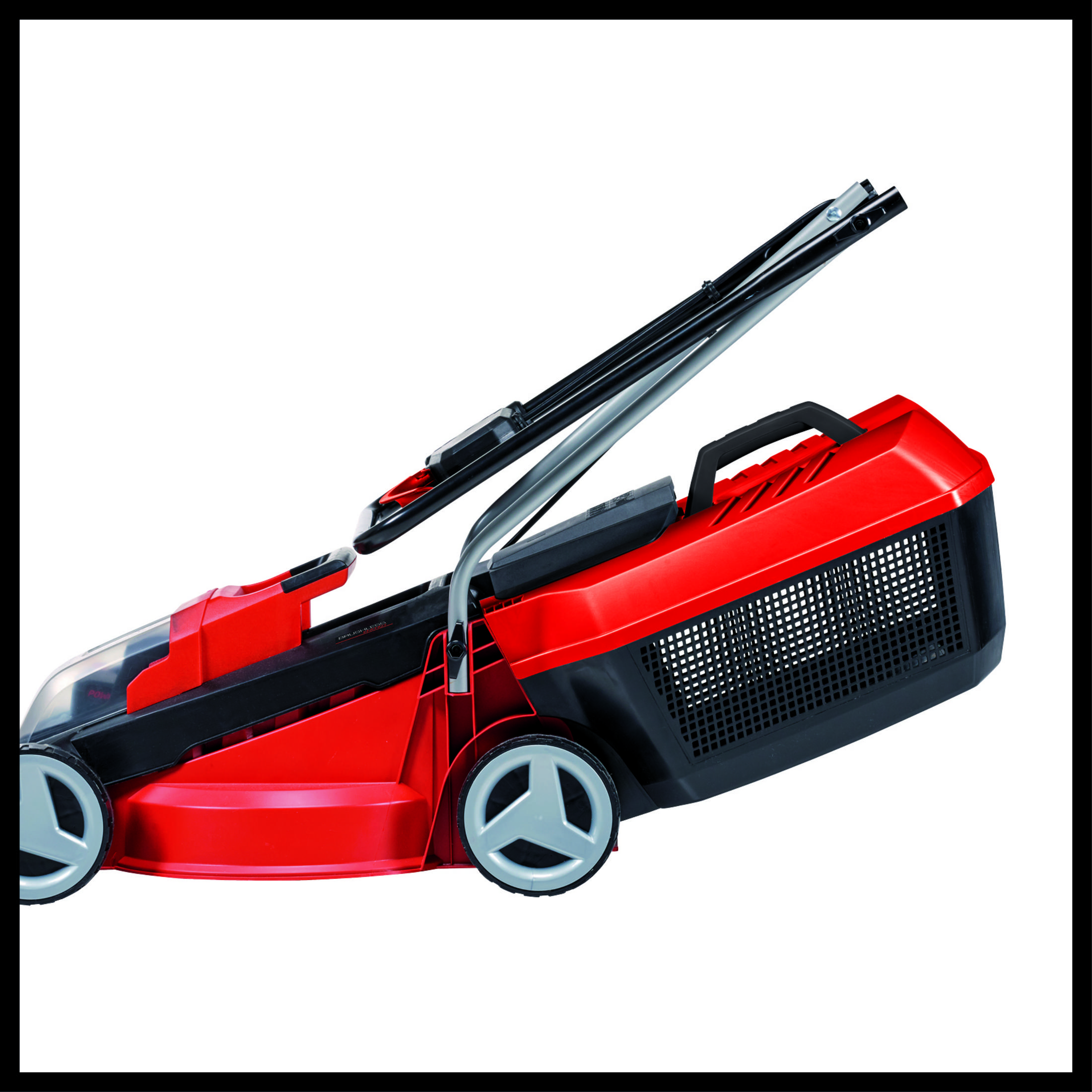 Un cortacésped rojo con una caja de recogida negra. La segadora está en ángulo desde un lado, con el mango extendido.