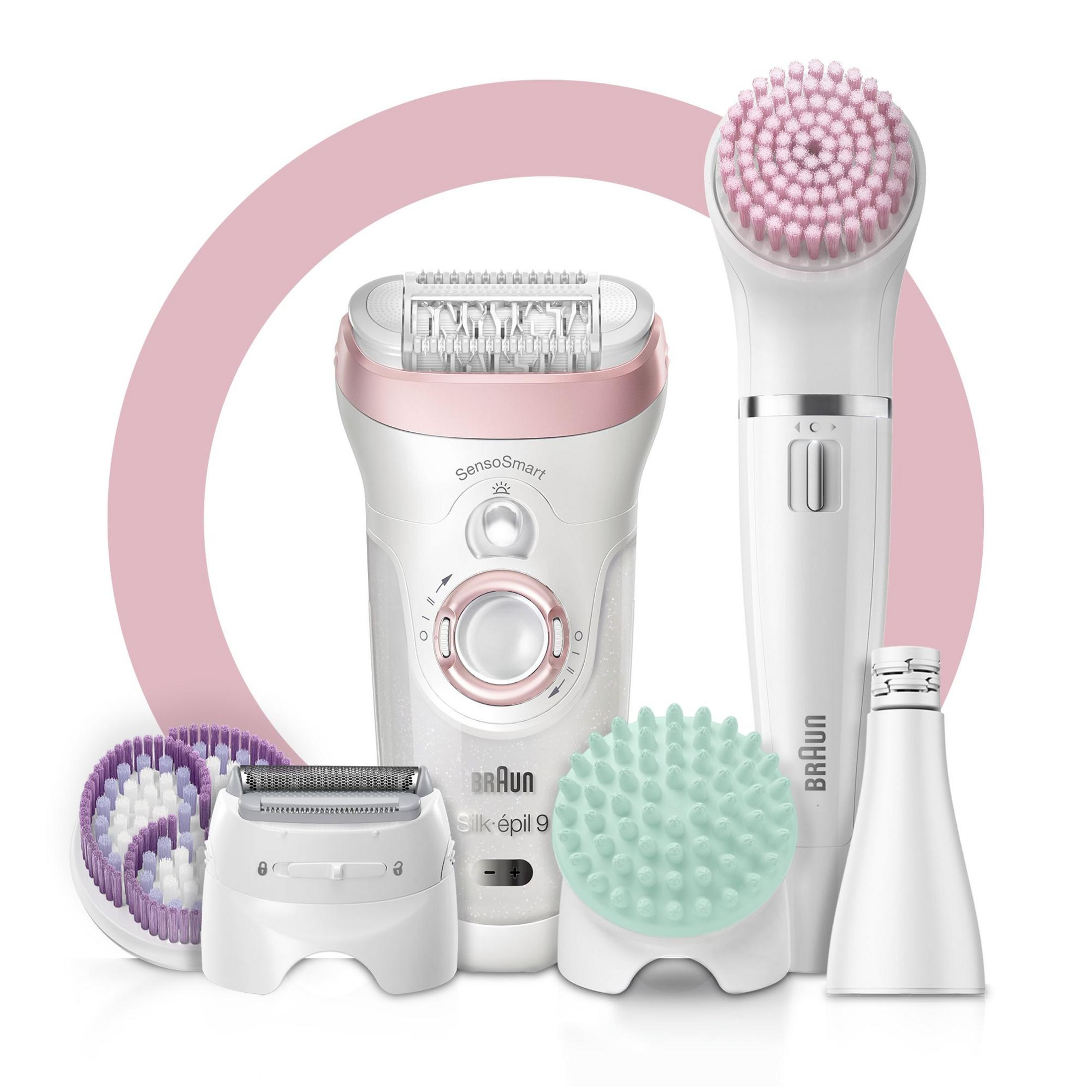 Epilatore Braun bianco e rosa con accessori, su sfondo circolare rosa.