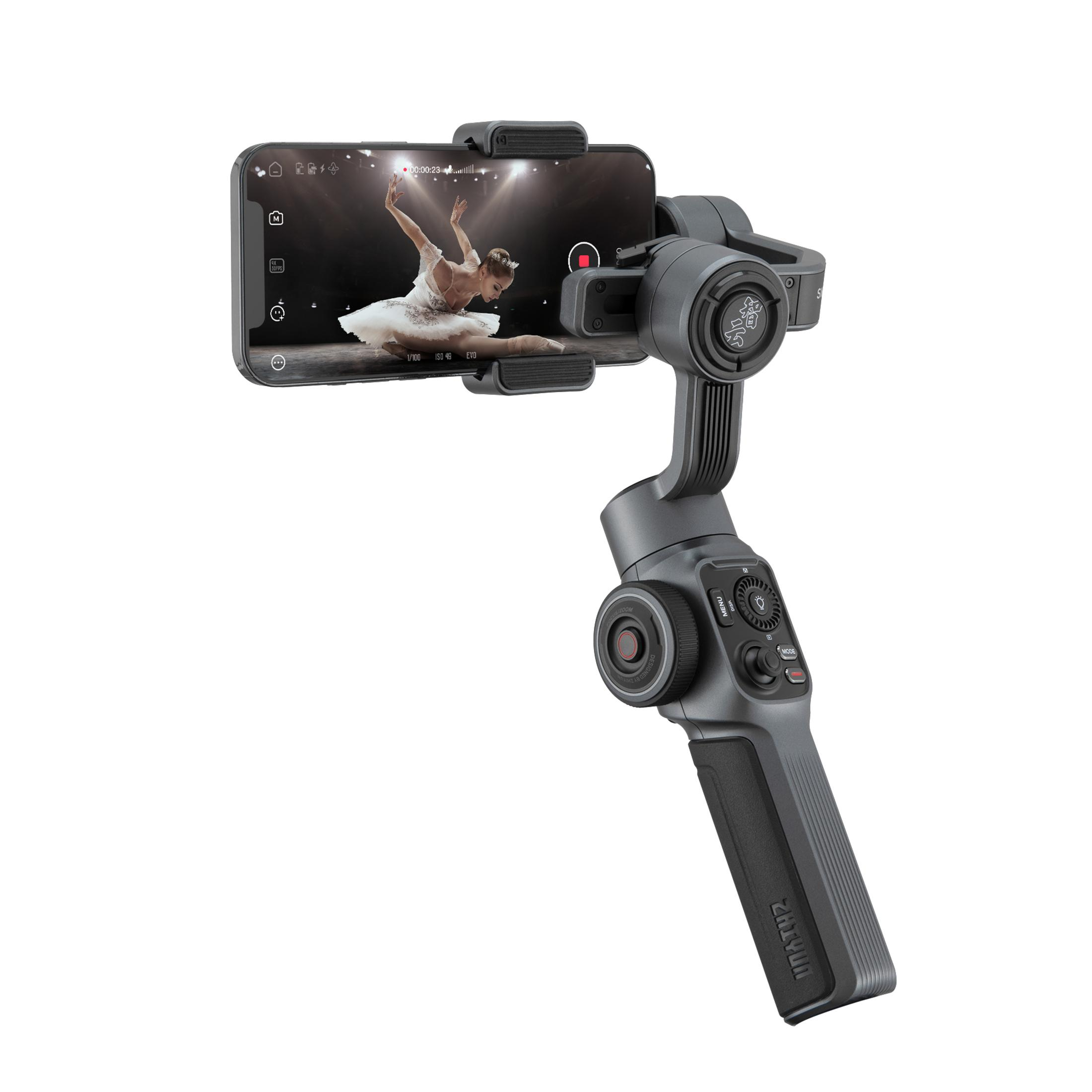 Een smartphone op een gimbal neemt een dansende ballerina op.