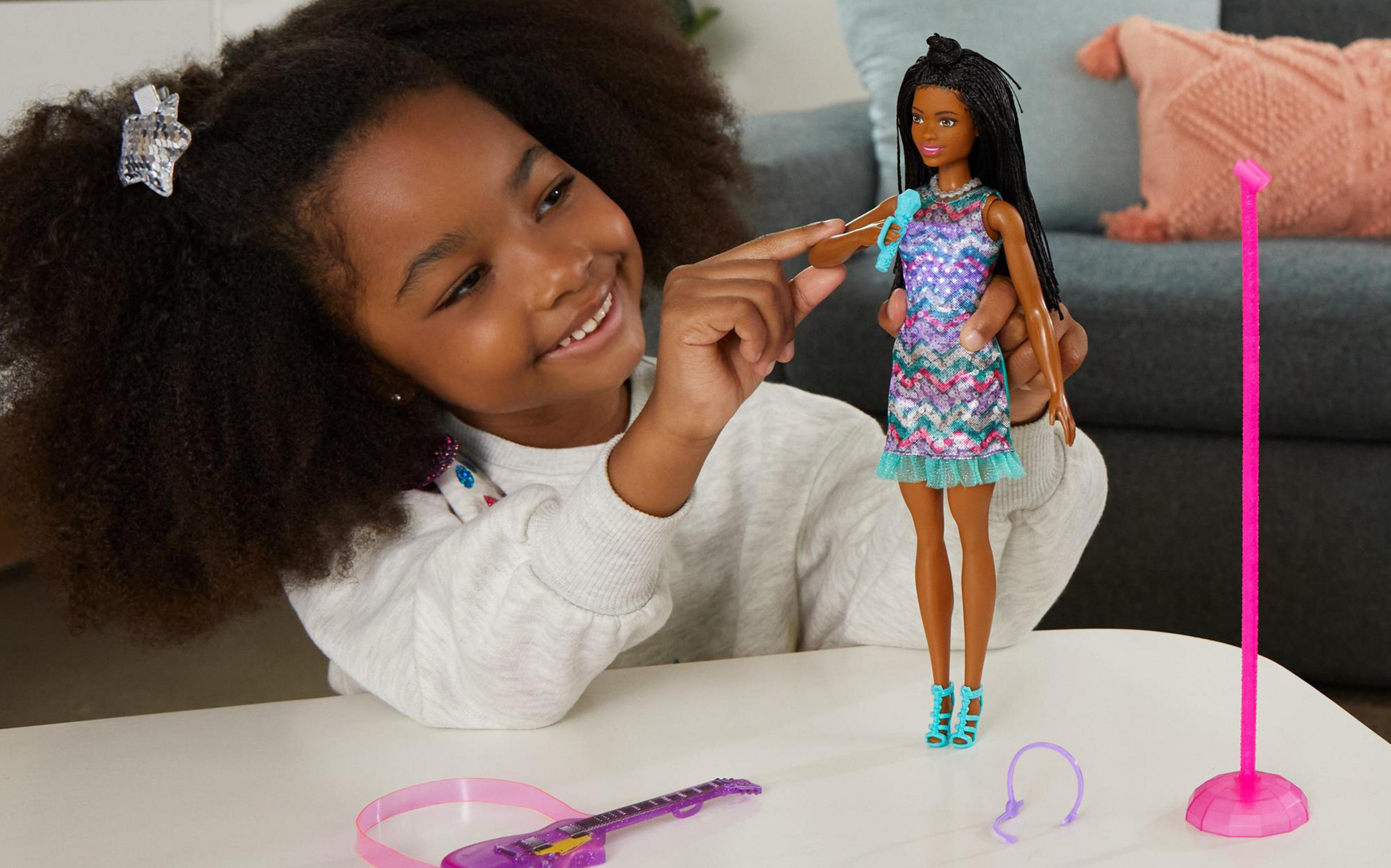 Barbie Spielpuppe Mehrfarbig GYJ24 BROOKLYN BARBIE