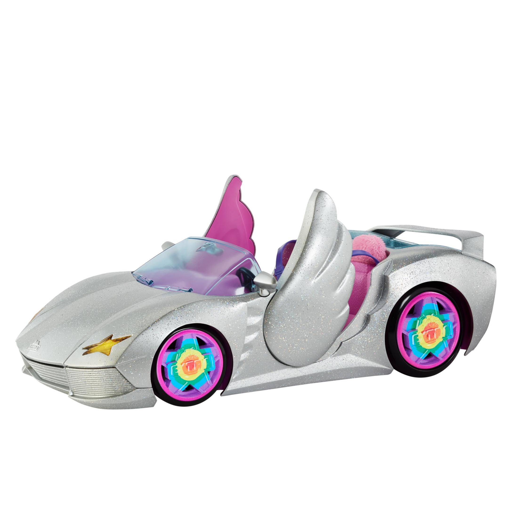Silbernes Spielzeugauto mit geöffneten Flügeltüren. Pinker Innenraum, bunte Räder.