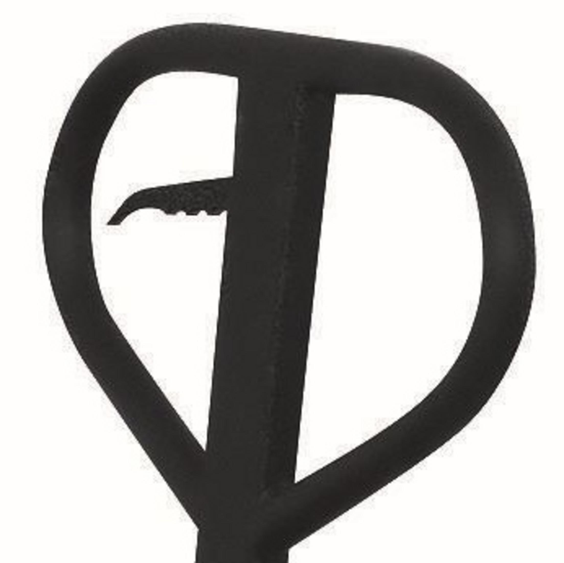 Maniglia nera, parte di un utensile, isolata su bianco.