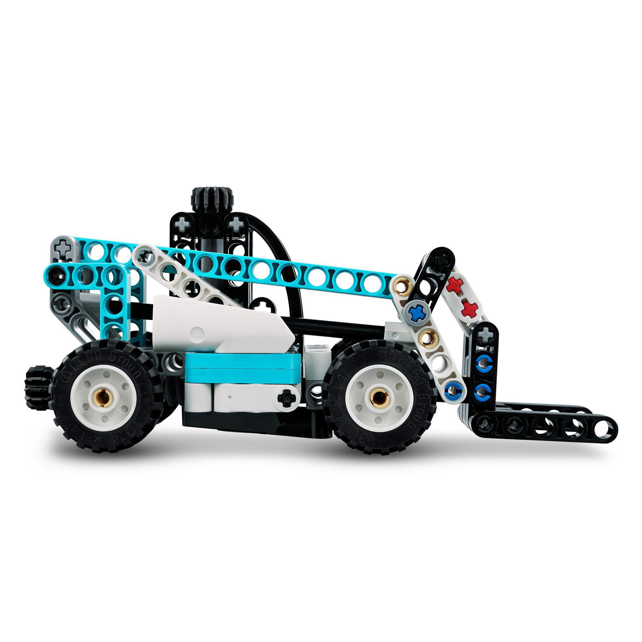 Ein kleines Lego-Gabelstapler-Spielzeug auf weißem Hintergrund.