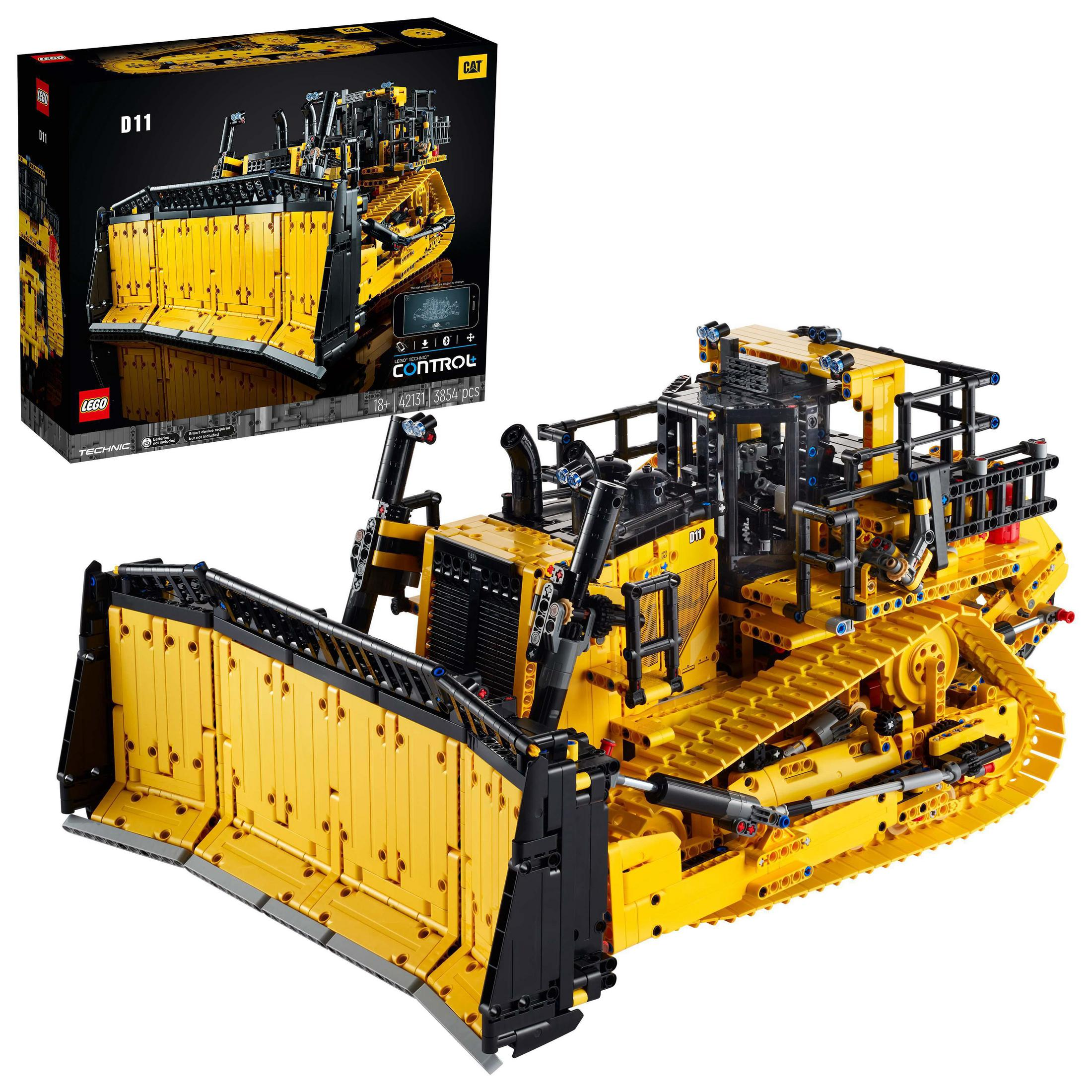 Żółty model spycharki Lego Technic D11 z czarnymi akcentami. Zapakowany, na białym tle.
