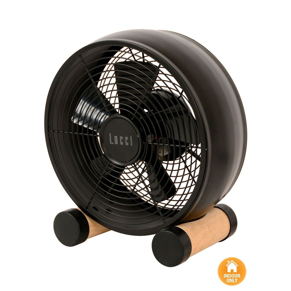 Schwarzer Ventilator mit Holzbeinen. Der Ventilator hat ein kreisförmiges Design.