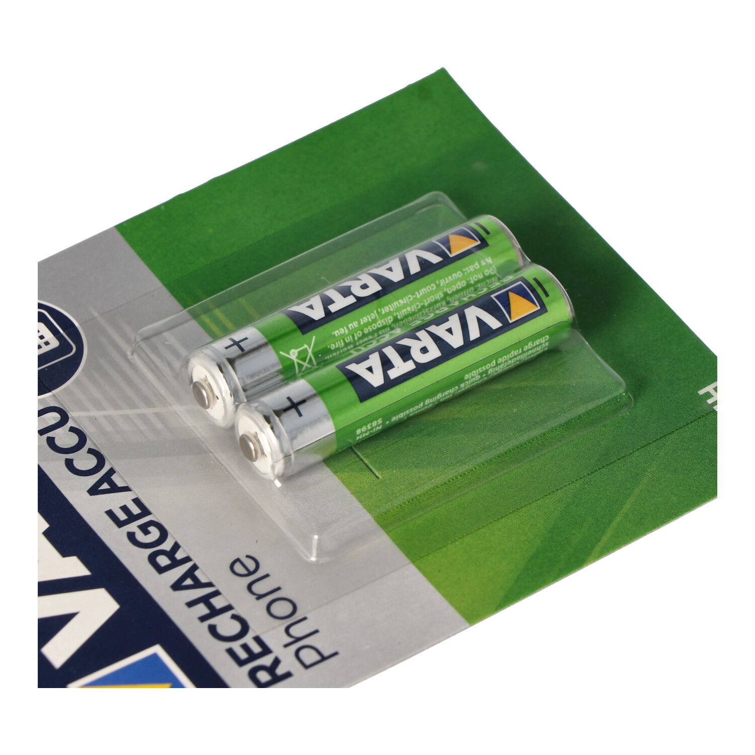 Zwei Varta-Akkus in einer transparenten Kunststoffverpackung auf grüner Karte.