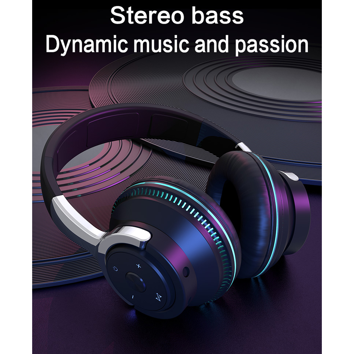 Schwarze Kopfhörer mit blauen Lichtern auf lila Hintergrund, mit Text "Stereobass".