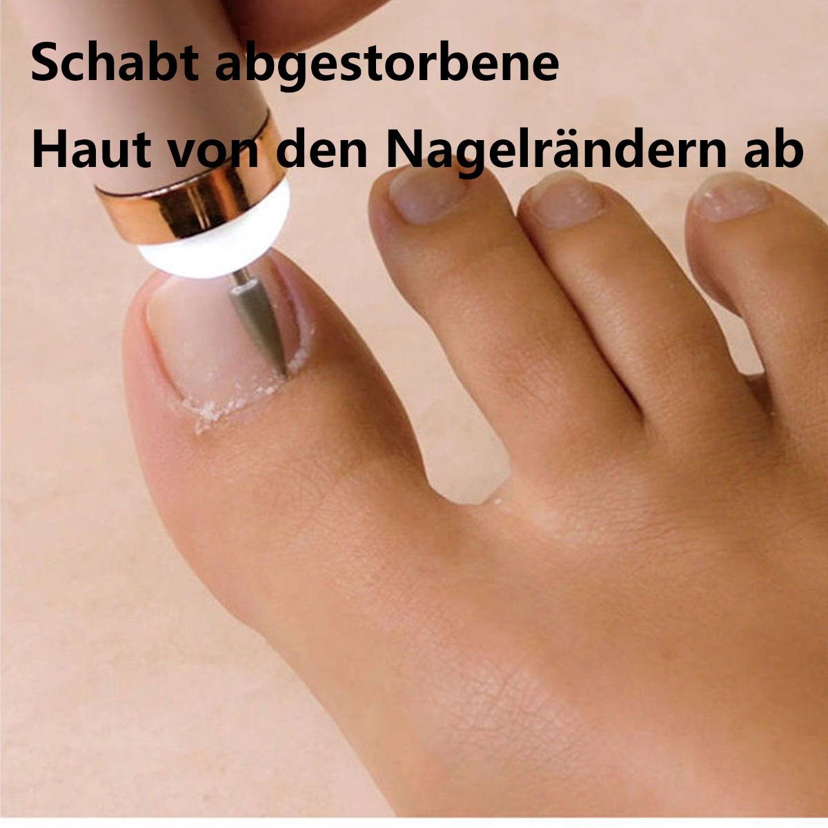 Ein Fuß mit einem Nagel, der mit einem Gerät gereinigt wird.