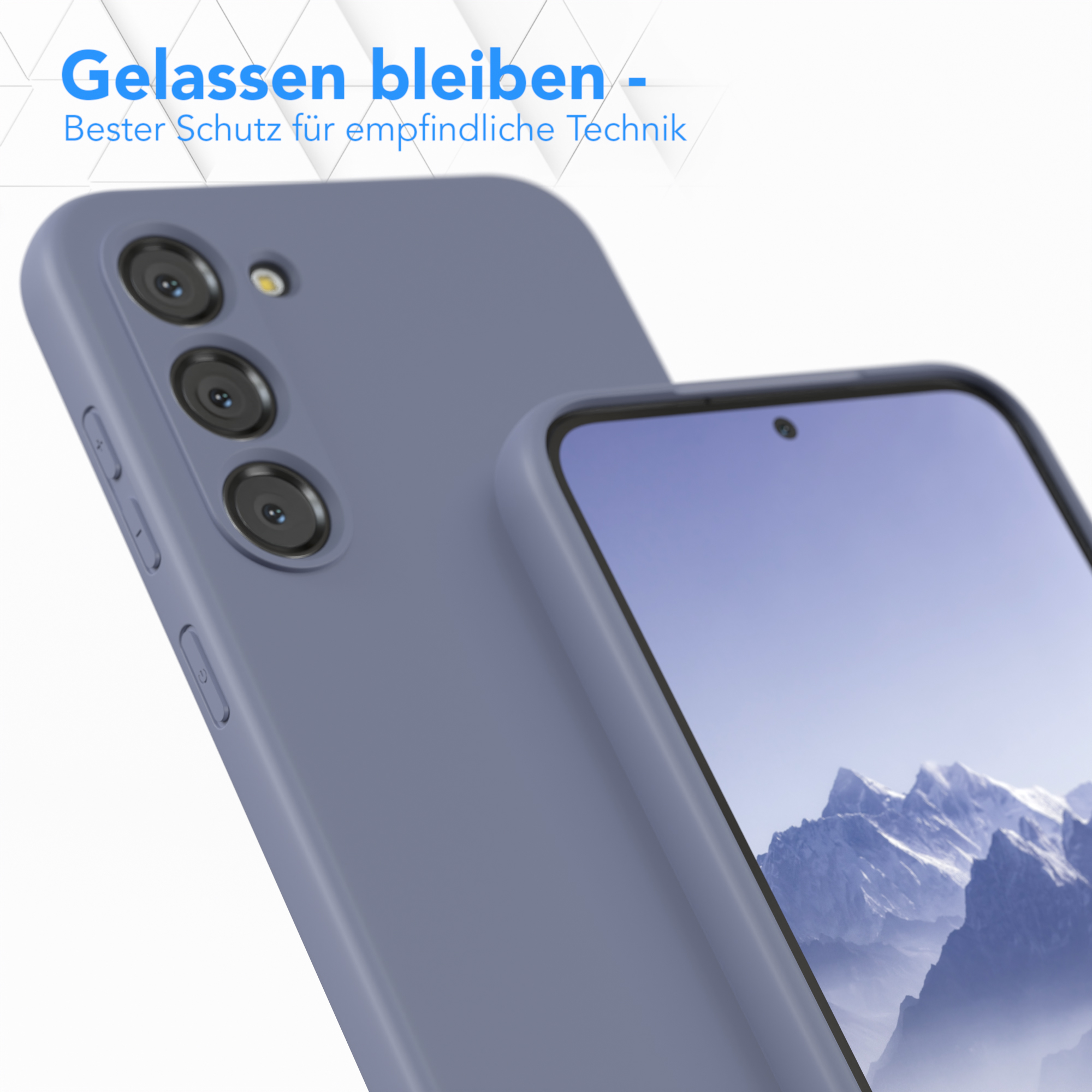 Eine lila Handyhülle neben einem Telefon. Das Telefon hat drei Kameras.