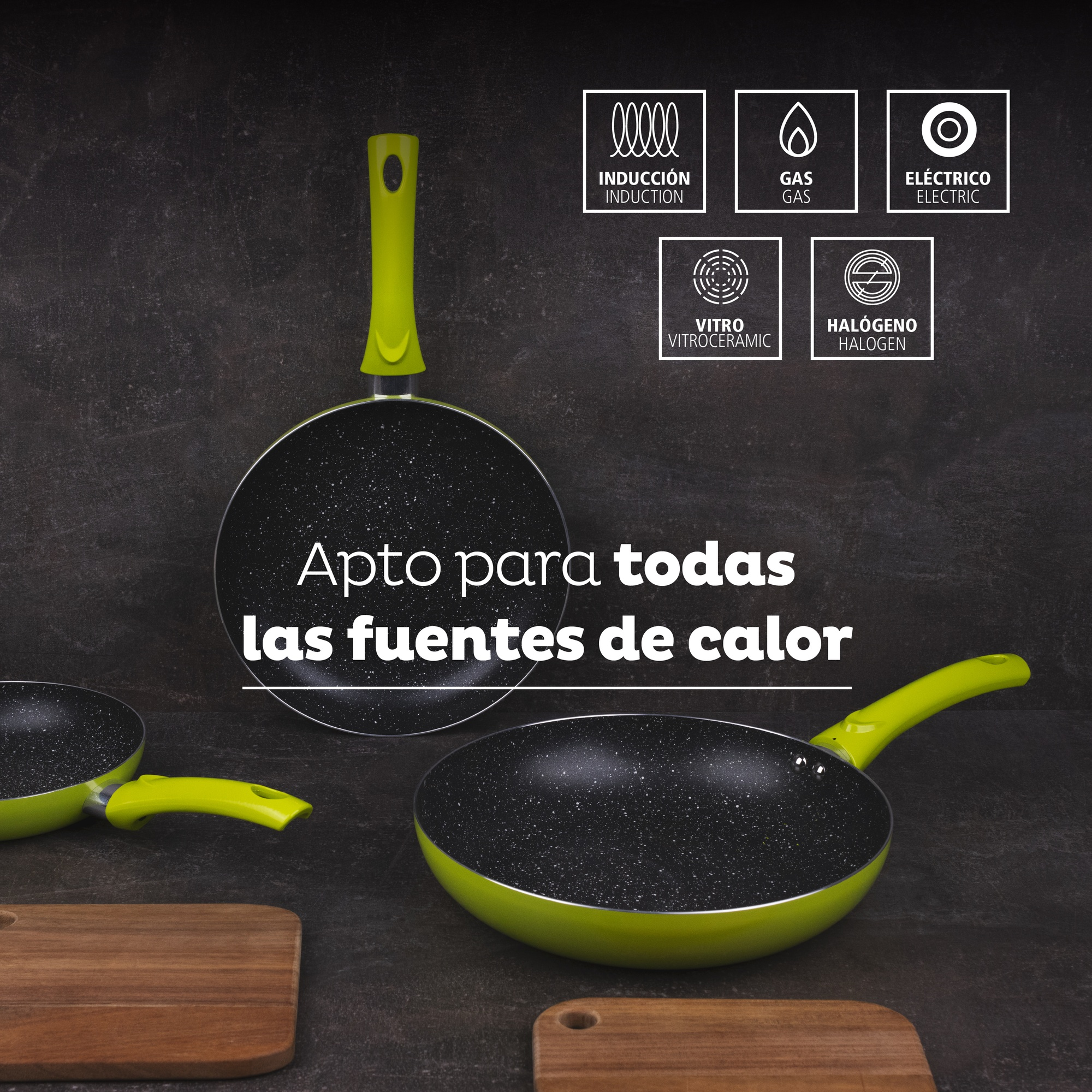 Sartenes verdes con tablas de cortar de madera en un entorno oscuro, con texto arriba.