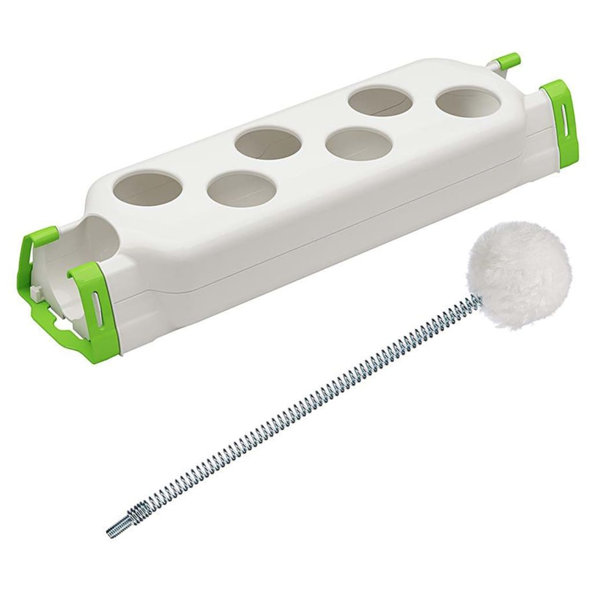 Weißes und grünes Katzenspielzeug mit Löchern und einem flauschigen Ball an einer Feder.