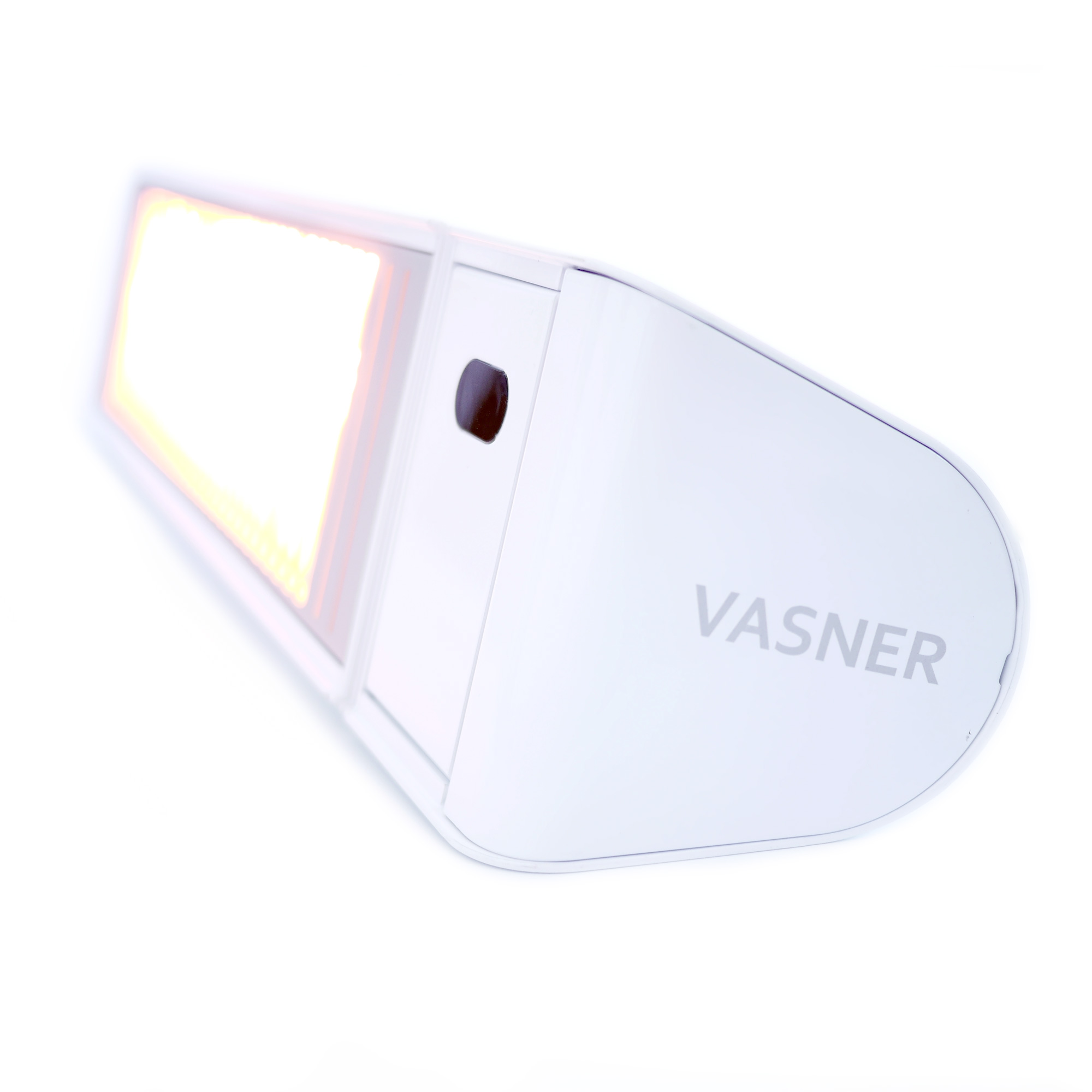 Ein weißes, rechteckiges Gerät mit Licht, das Wort 'VASNER' ist auf dem Gerät sichtbar.