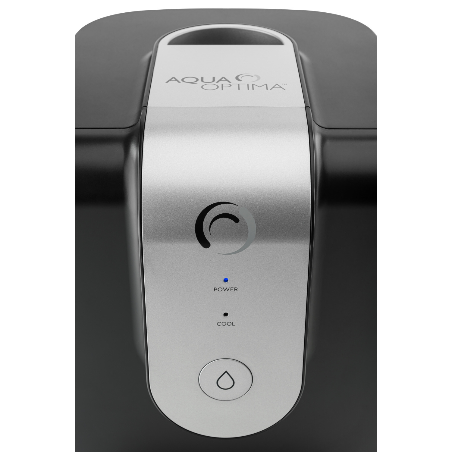 Zbliżenie czarno-srebrnej chłodziarki do wody. Widoczna marka Aqua Optima.