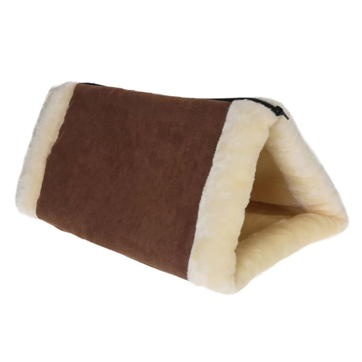 Un letto per animali marrone e crema a forma di tenda su sfondo bianco.