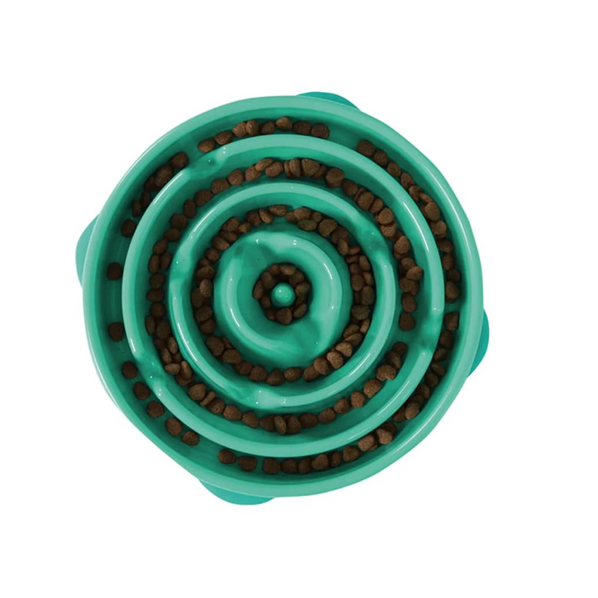 Ciotola per cani turchese con design a labirinto. La ciotola è piena di crocchette marroni, visibili.