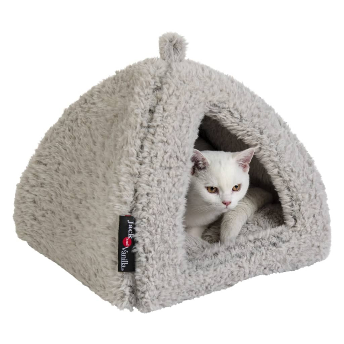 Eine weiße Katze in einem grauen Katzenhaus. Das Haus ist flauschig mit einer Öffnung. Der Markenname ist sichtbar.
