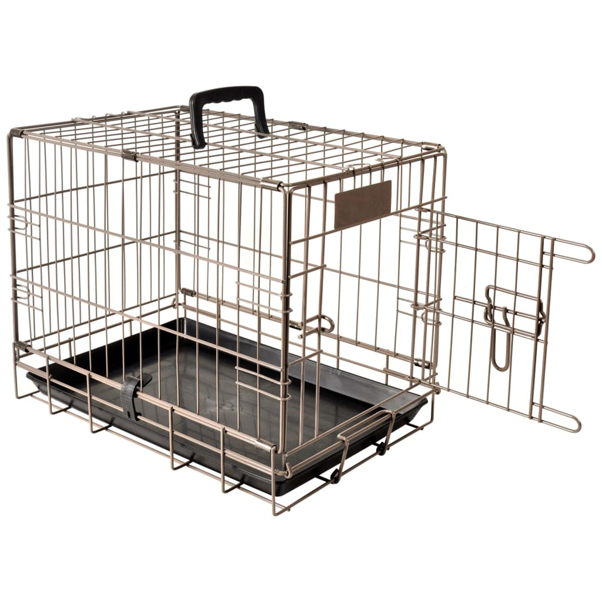 Eine silberne Metall-Hundebox mit schwarzer Ablage. Die Tür ist offen. Auf weißem Hintergrund.