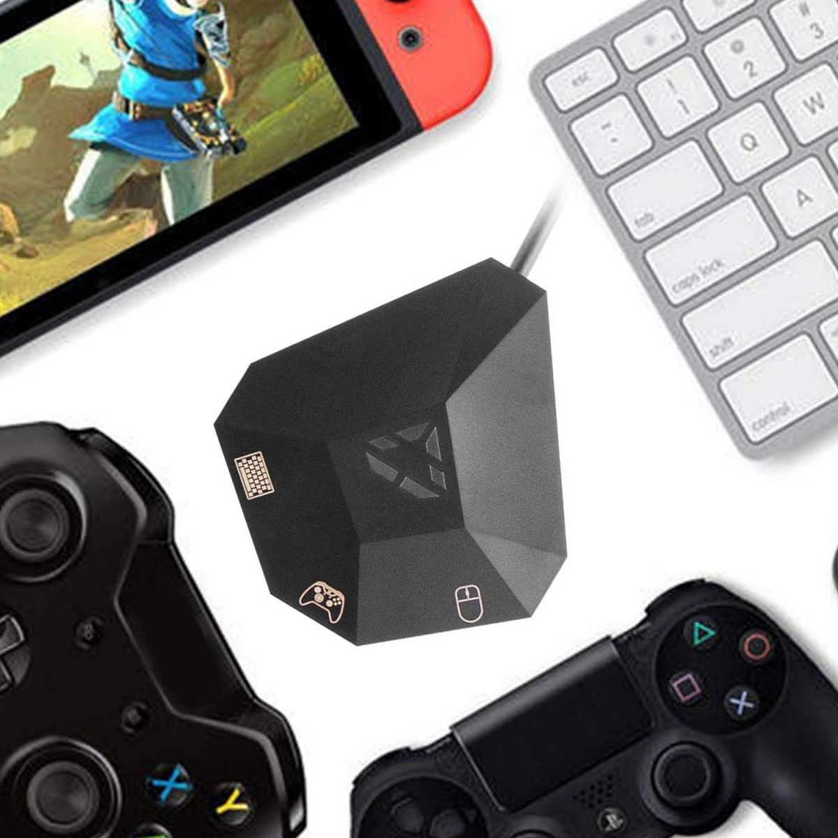 Un hub di gioco circondato da accessori di gioco, tra cui una tastiera, controller e un Switch.