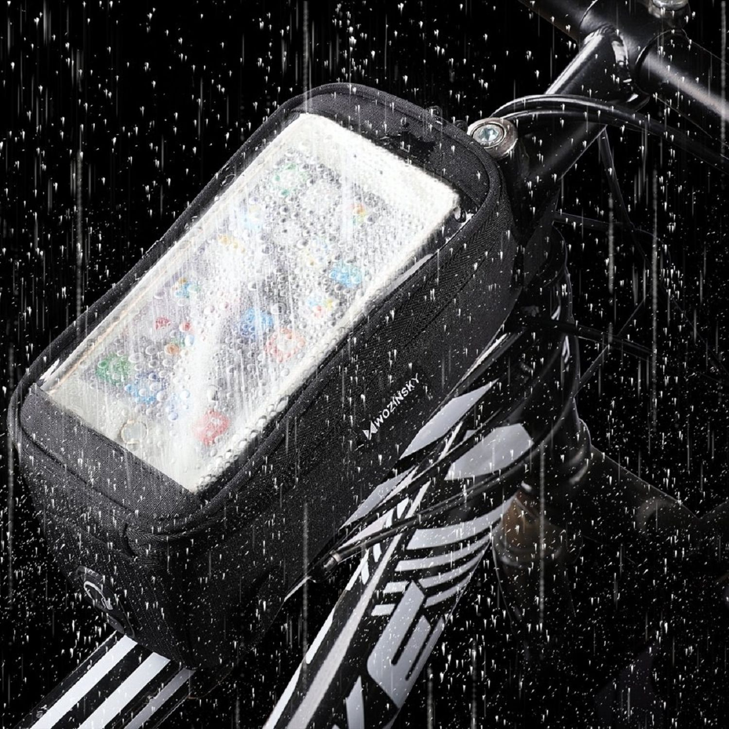 Eine schwarze Fahrrad-Telefontasche, die an einem Fahrrad montiert ist. Der Telefonbildschirm ist sichtbar.