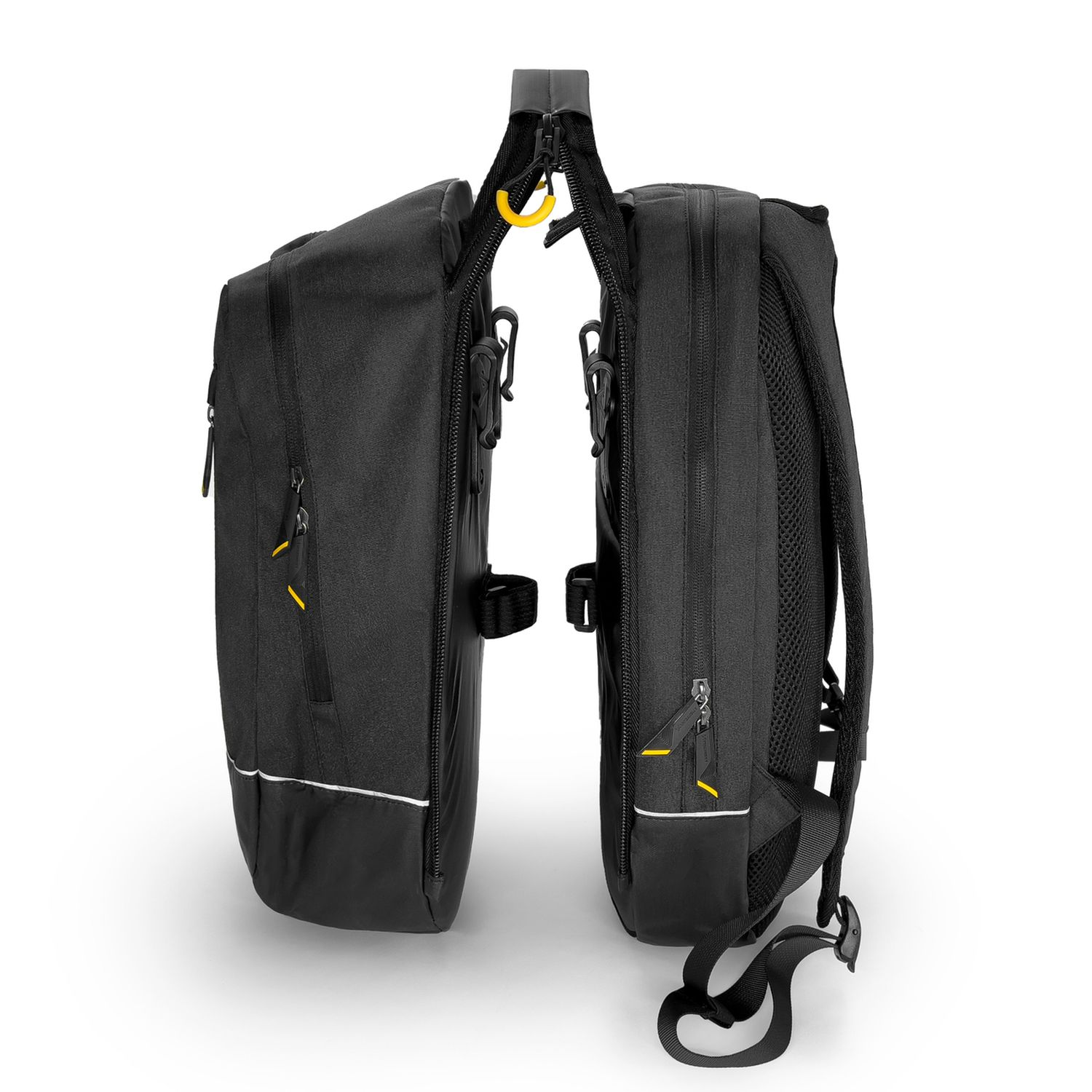 Zwei schwarze Fahrradpacktaschen. Eine ist geöffnet und zeigt die Innenseite, die schwarz ist.