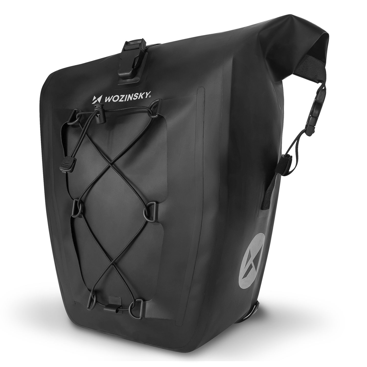 Eine schwarze, wasserdichte Fahrradtasche mit Rollverschluss und Logo auf weißem Hintergrund.