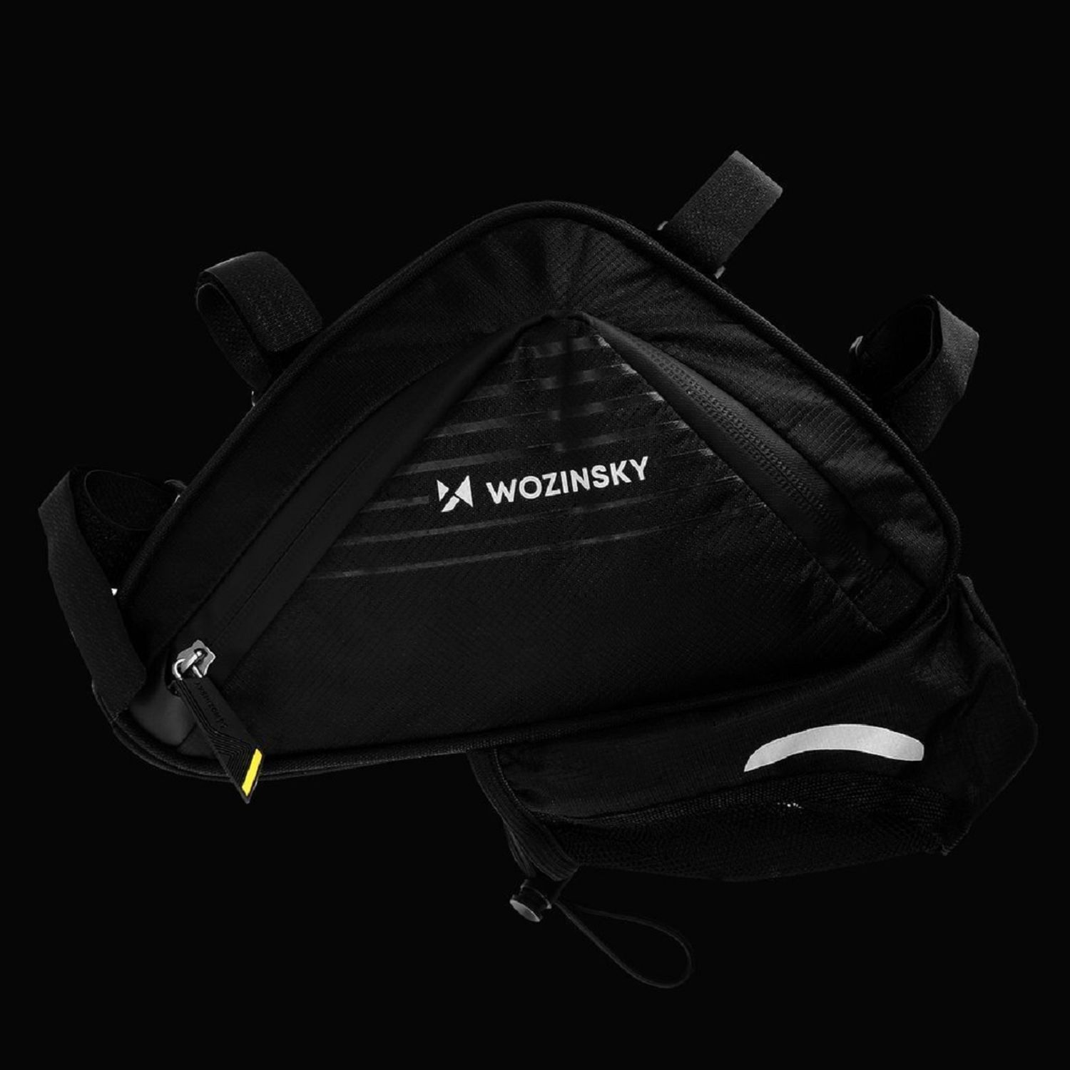 Una borsa da bici nera con la scritta 'WOZINSKY'. La borsa è su sfondo nero.