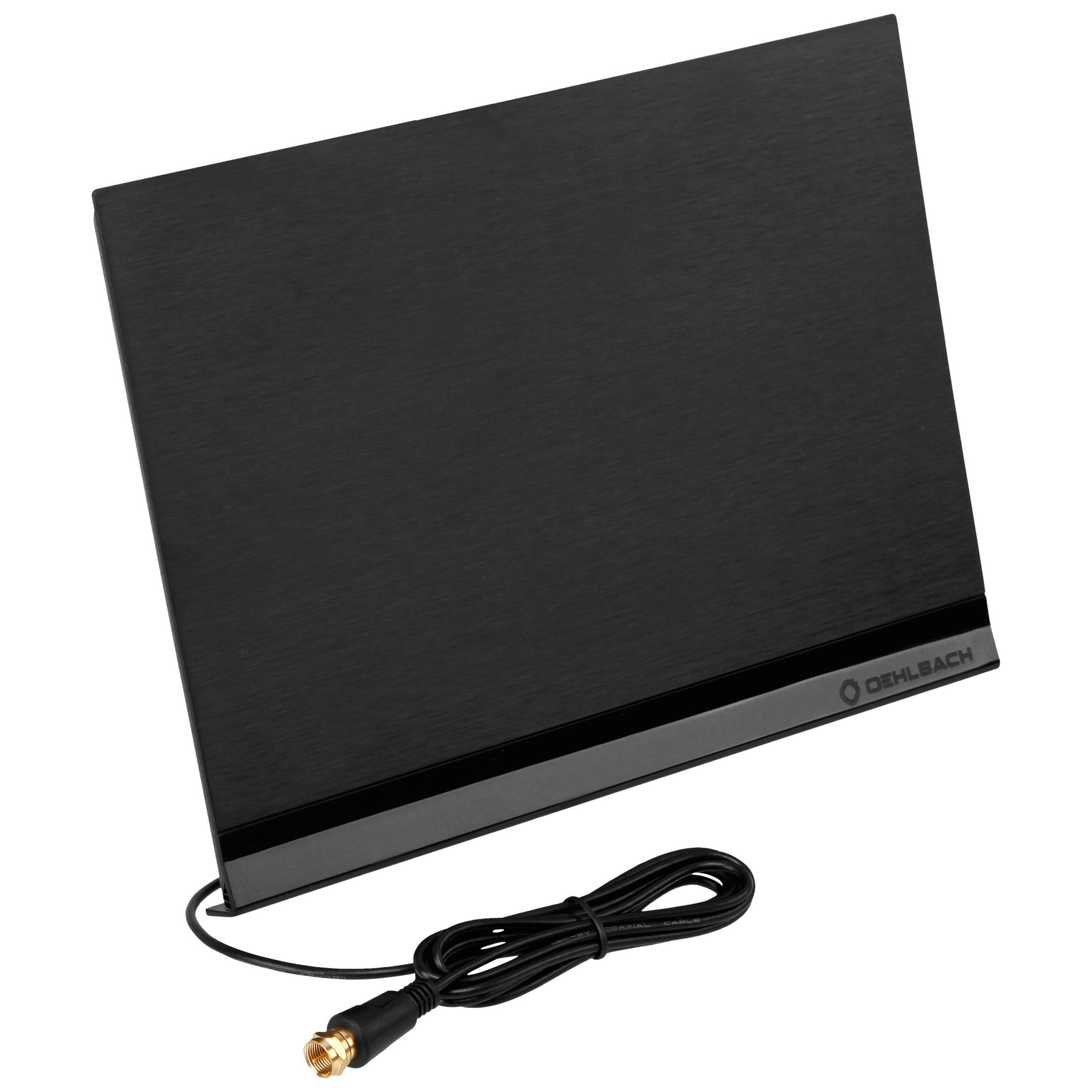 Czarna, prostokątna antena. Posiada czarny kabel i złącze na końcu.